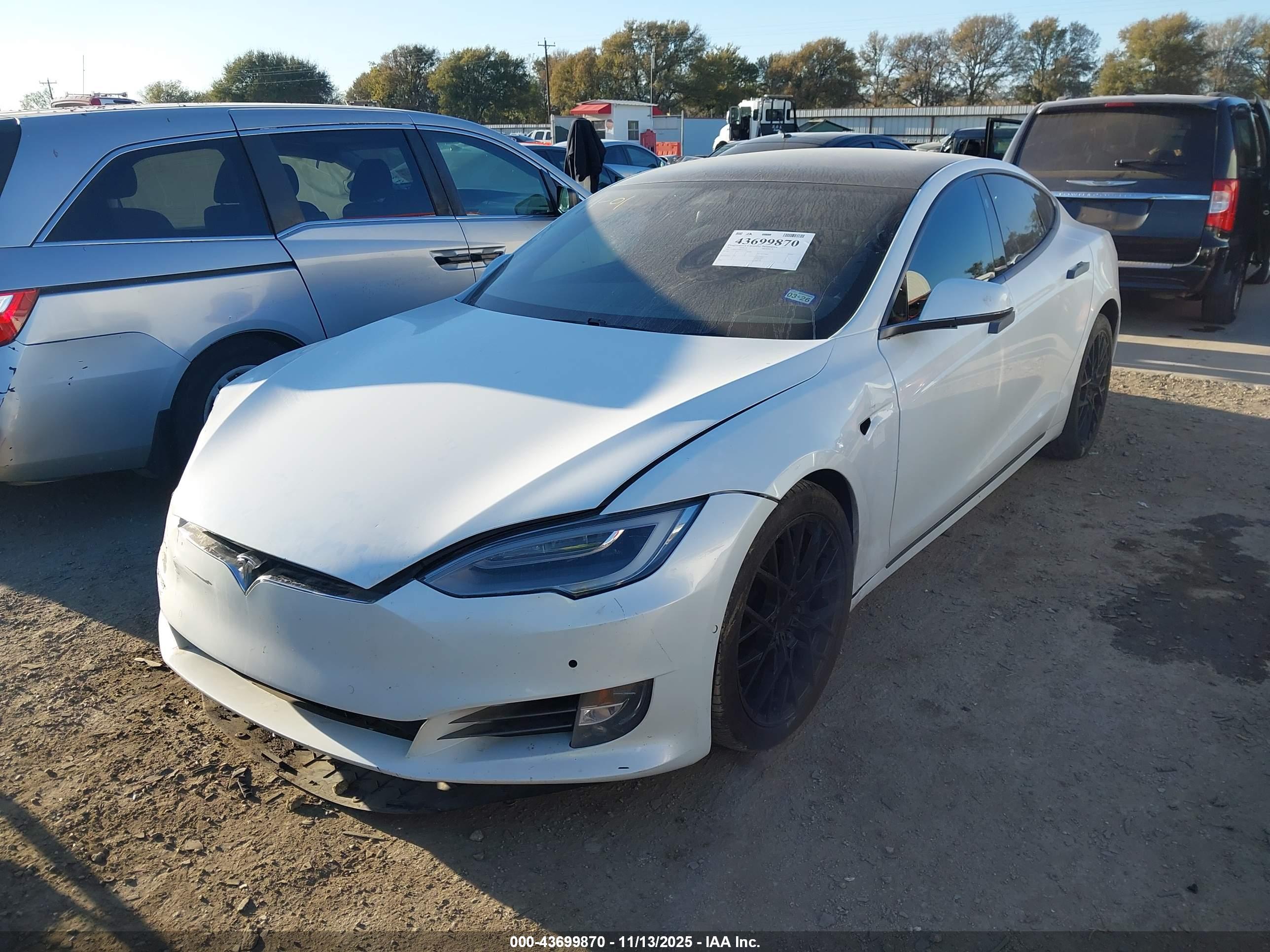 TESLA MODEL image 2