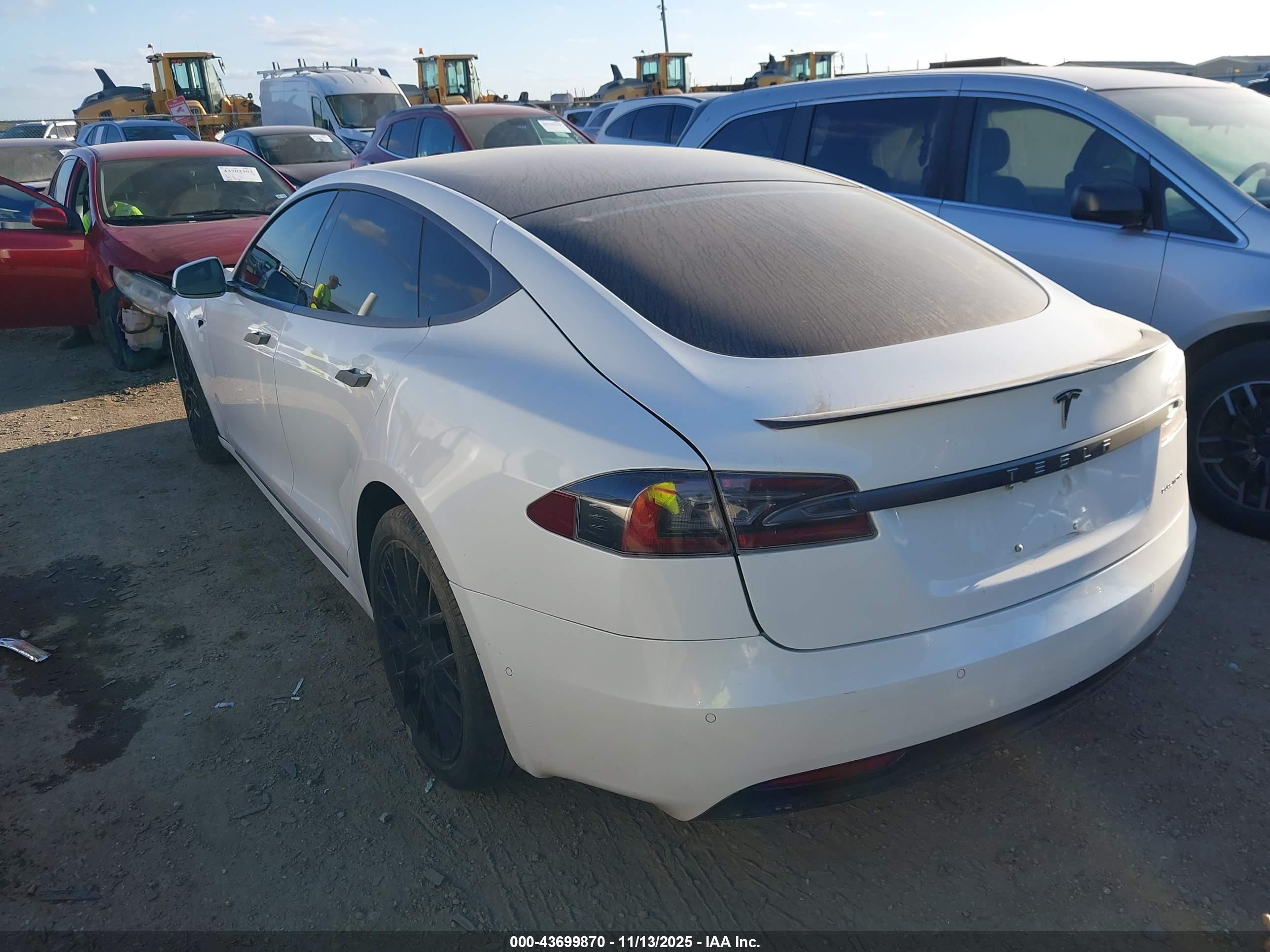 TESLA MODEL image 3