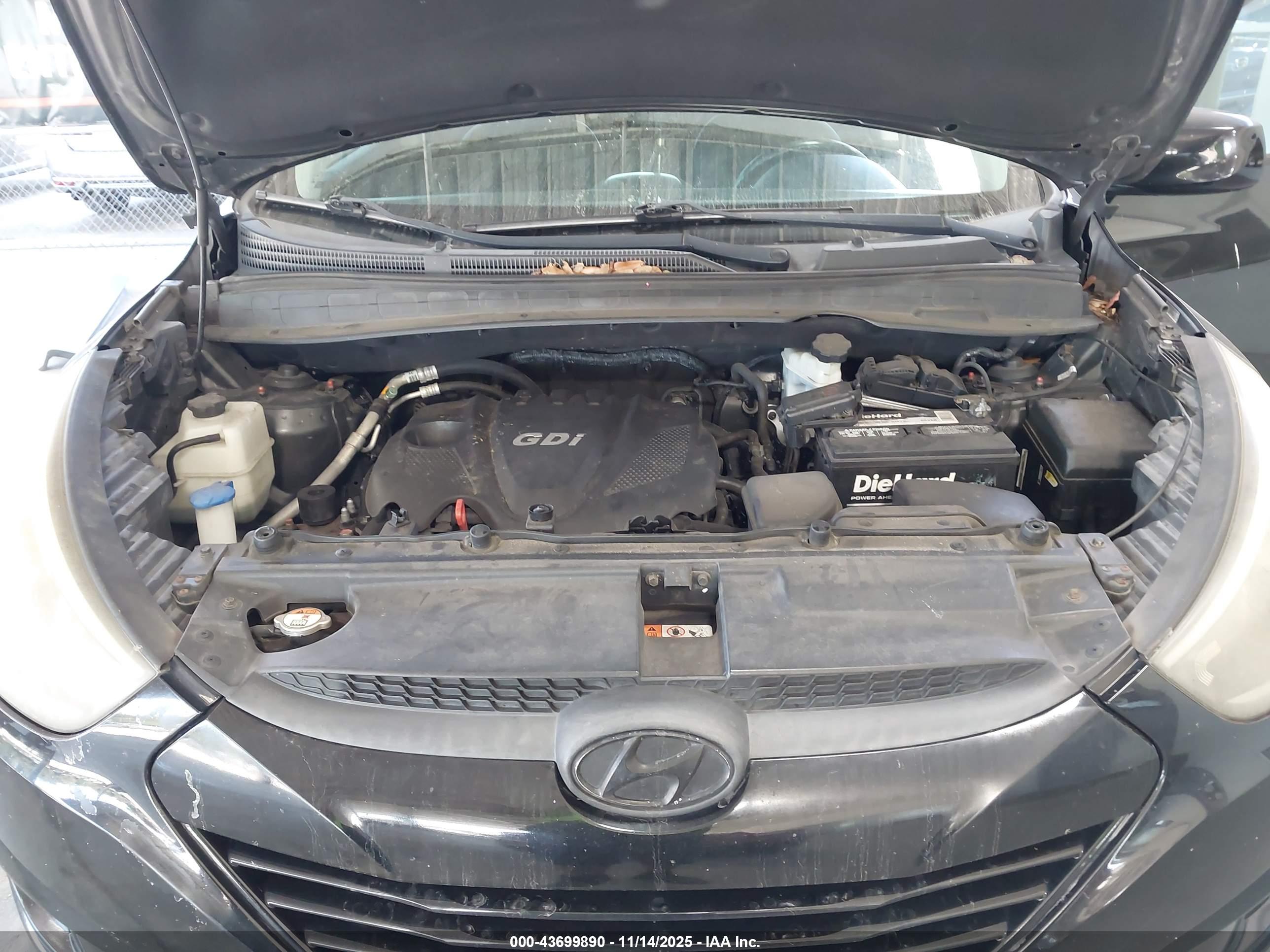 HYUNDAI TUCSON image 10