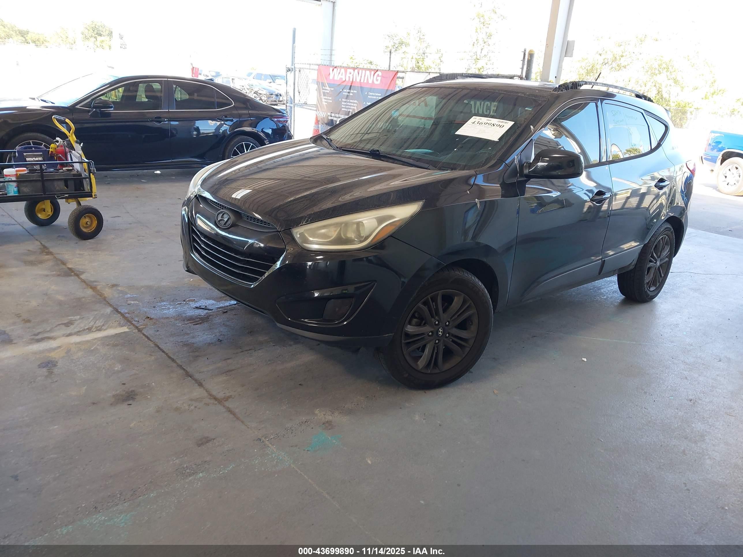 HYUNDAI TUCSON image 2