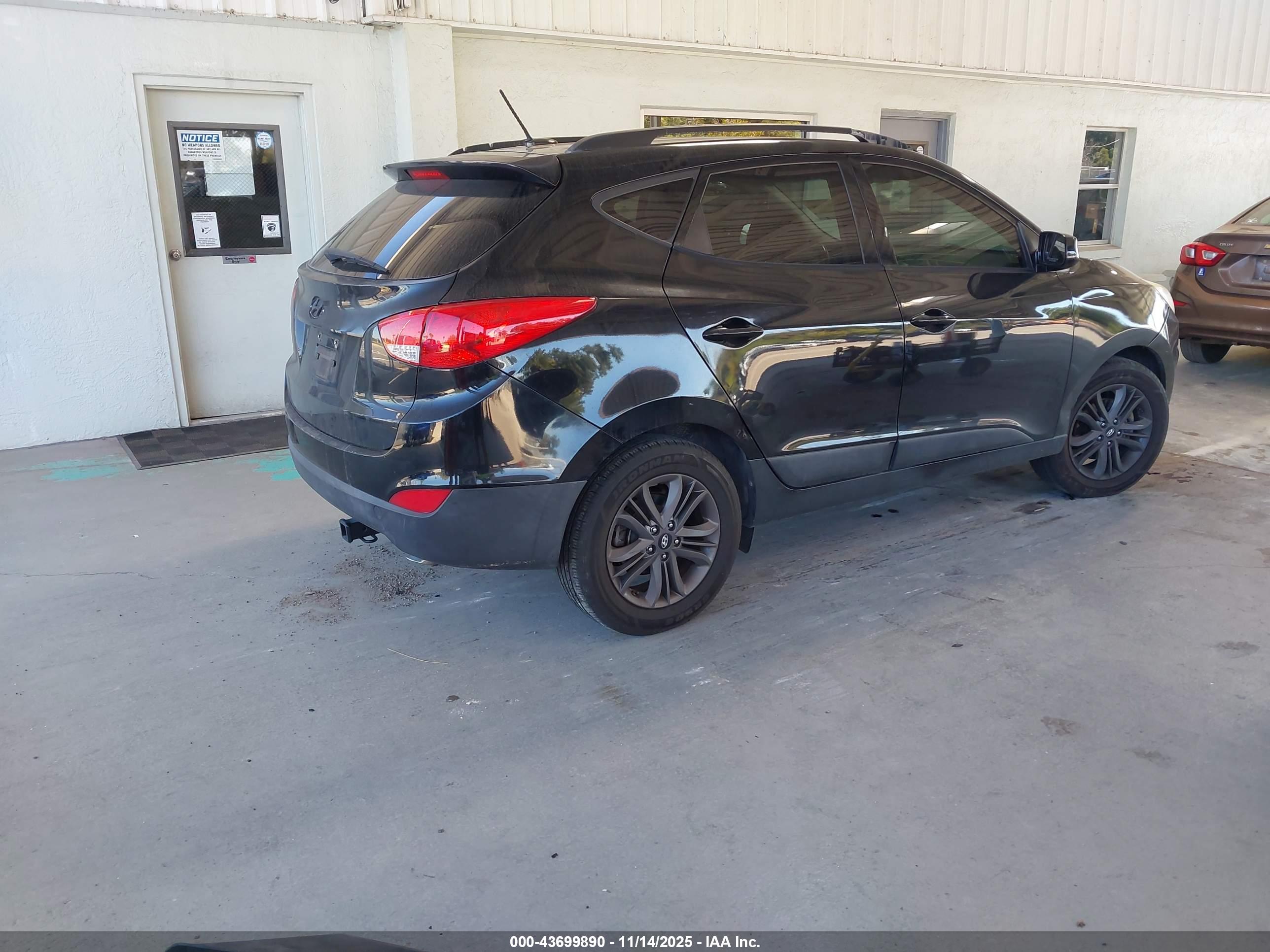 HYUNDAI TUCSON image 4
