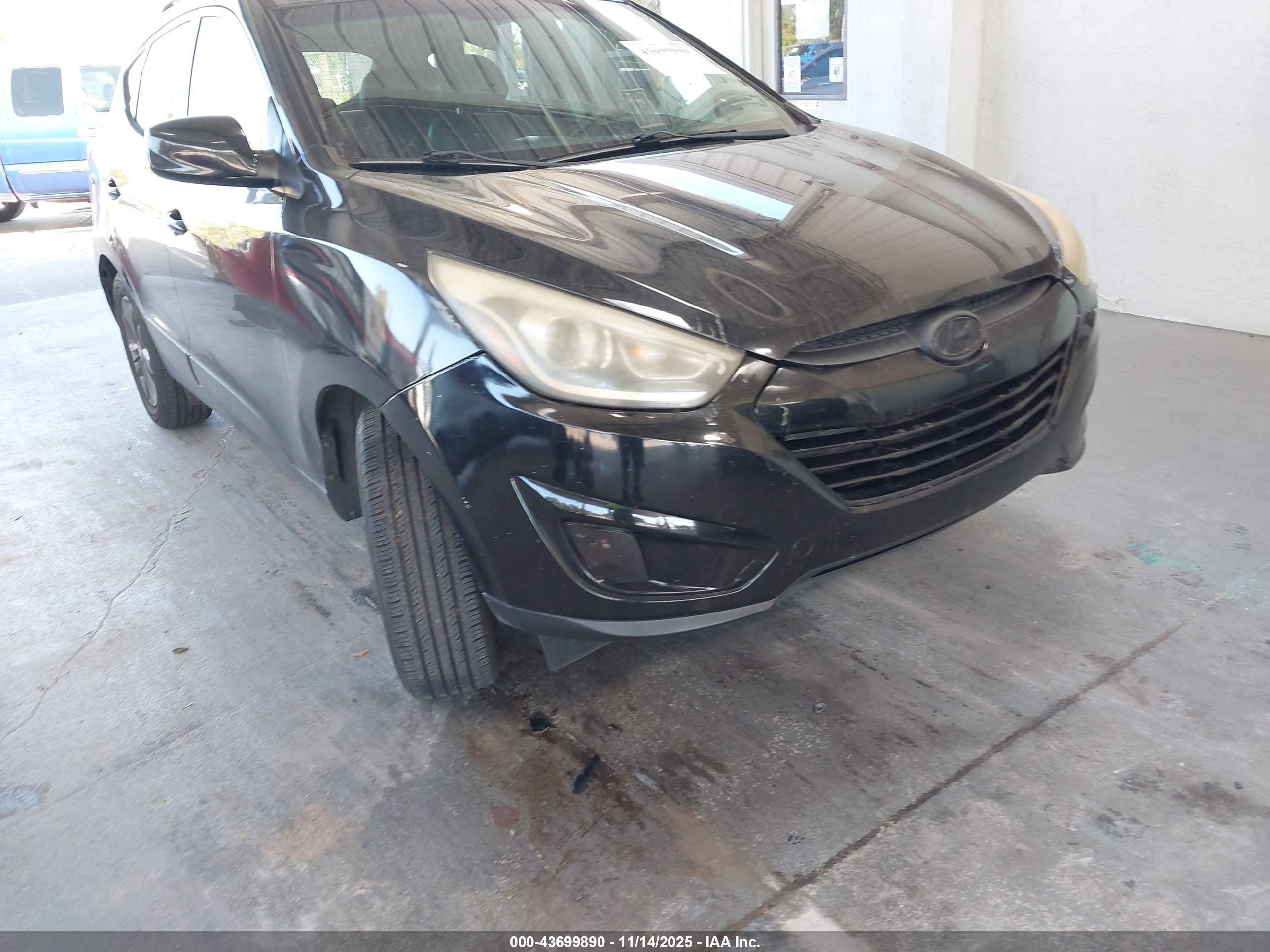 HYUNDAI TUCSON image 6