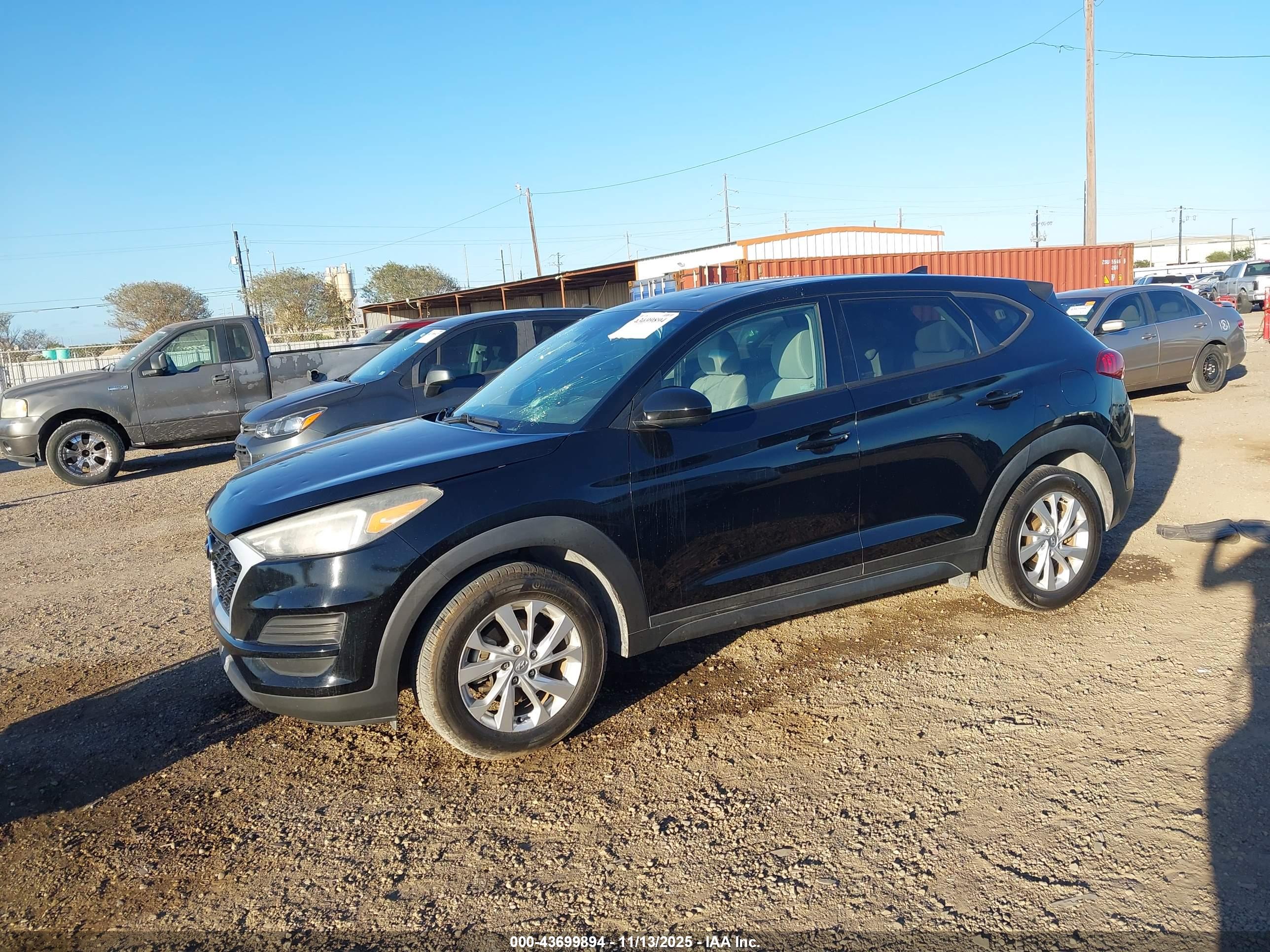 HYUNDAI TUCSON image 2