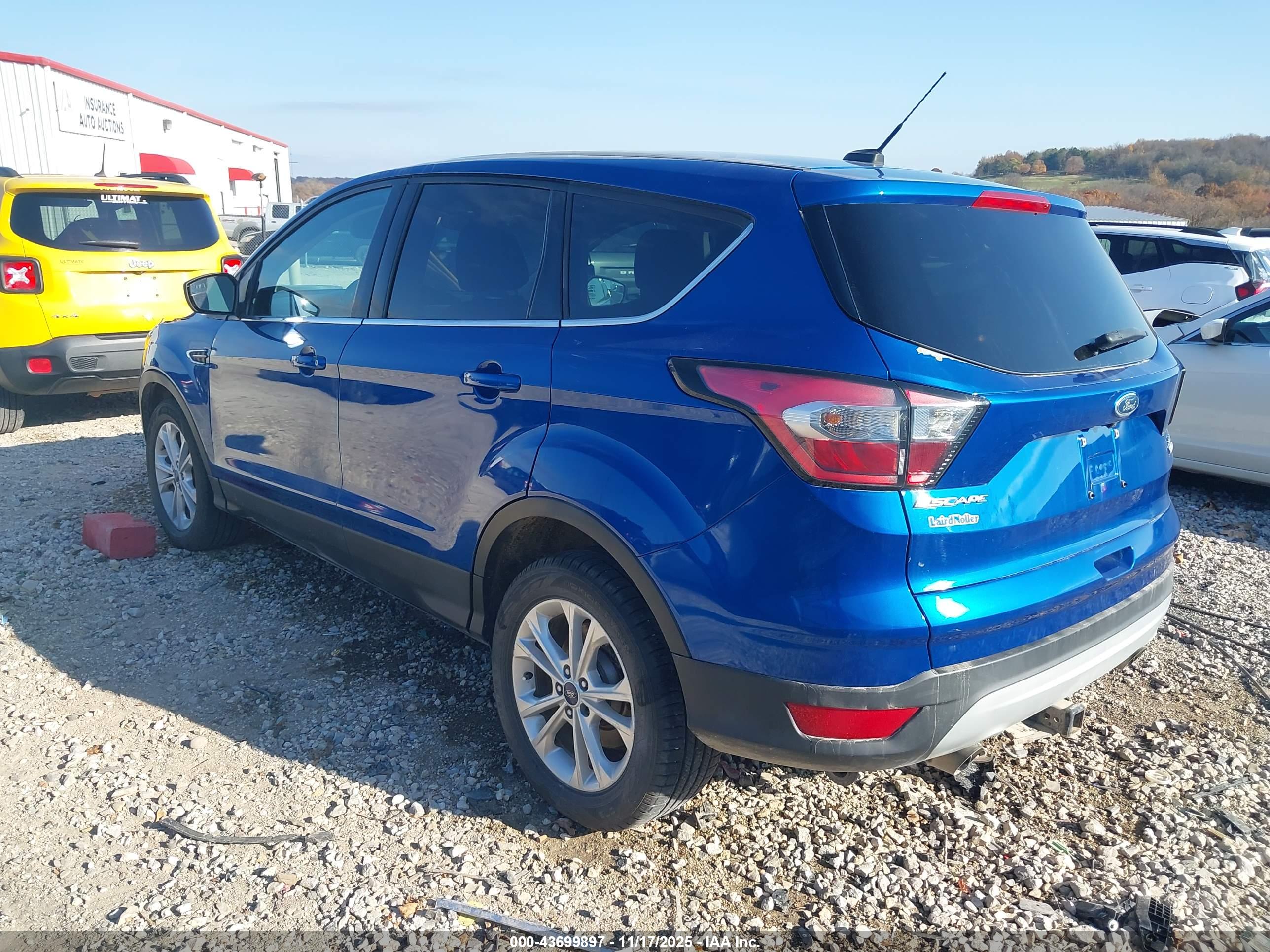 FORD ESCAPE image 3