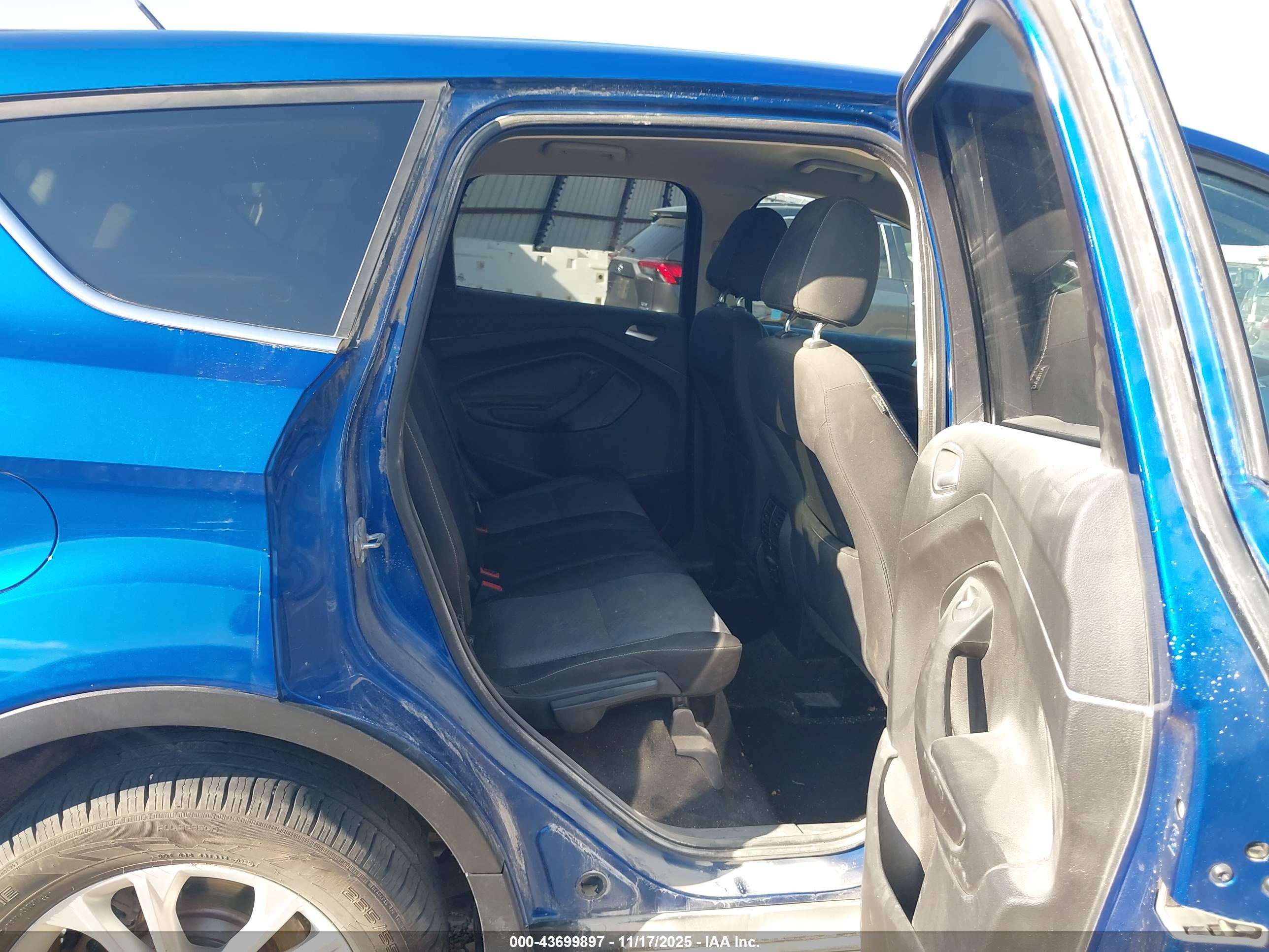 FORD ESCAPE image 8