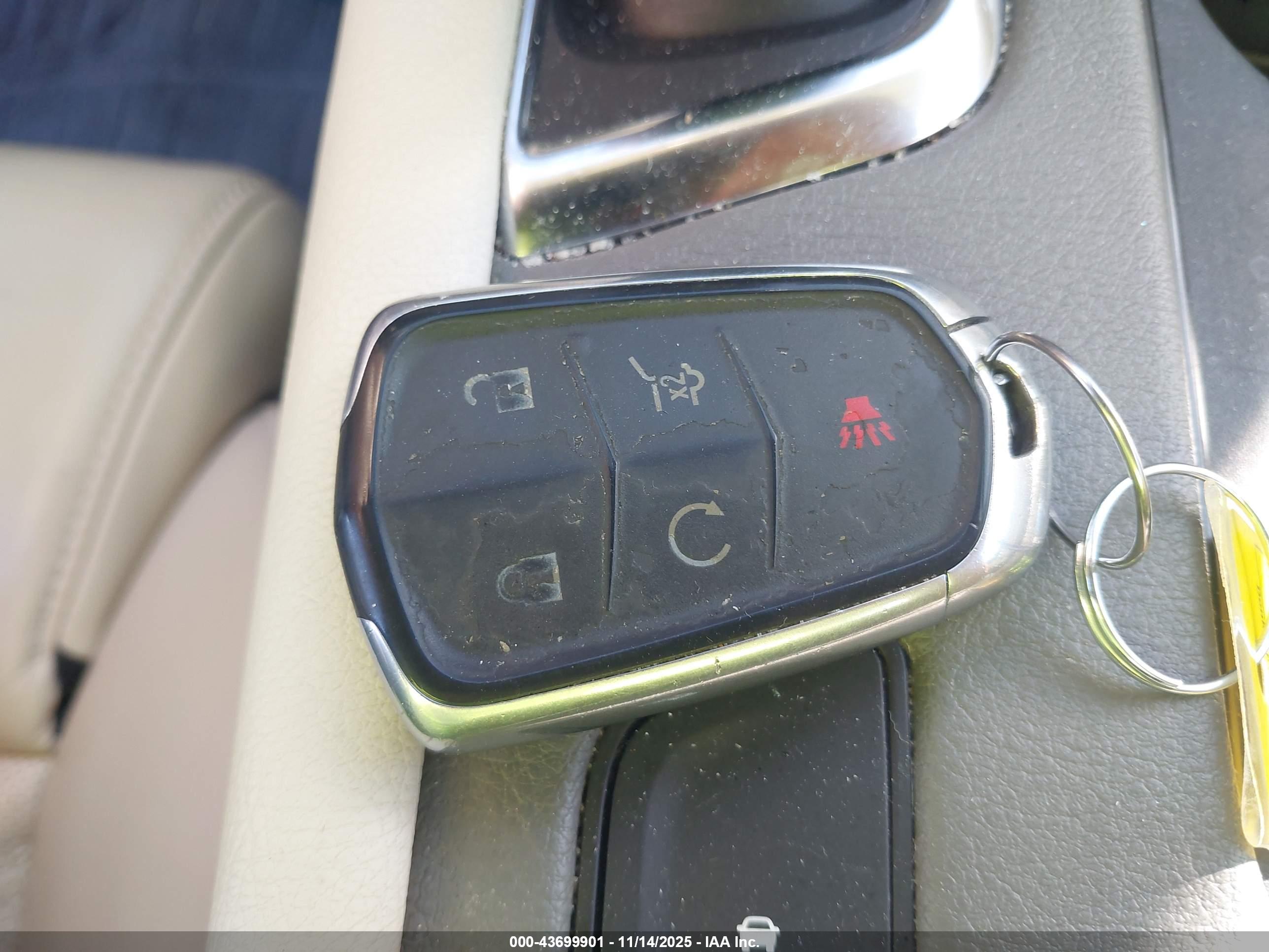 CADILLAC XT5 image 11