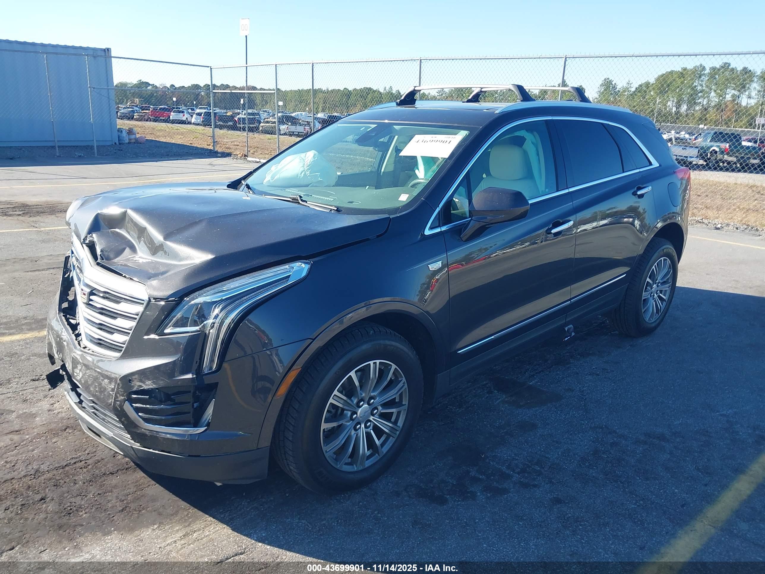 CADILLAC XT5 image 2