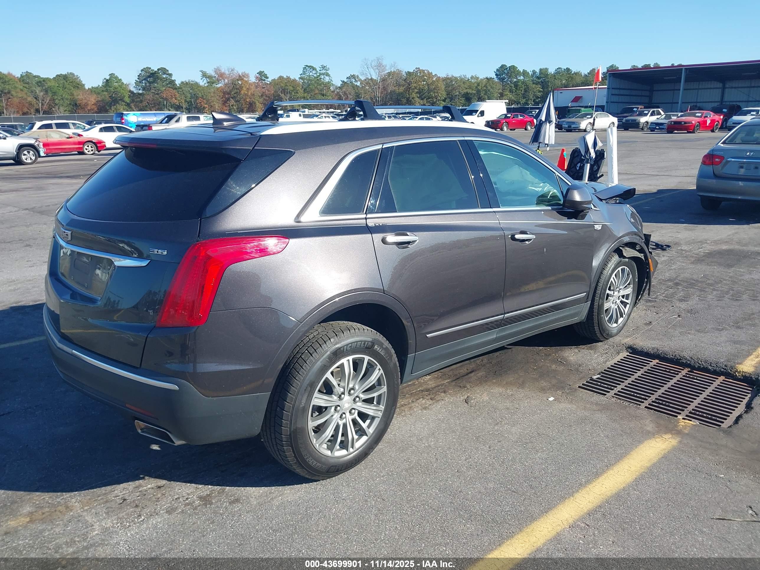 CADILLAC XT5 image 4
