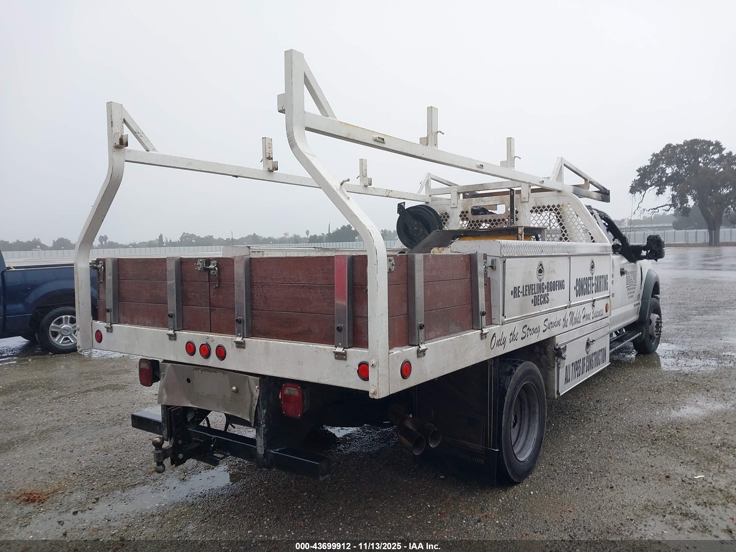FORD F-550 image 4