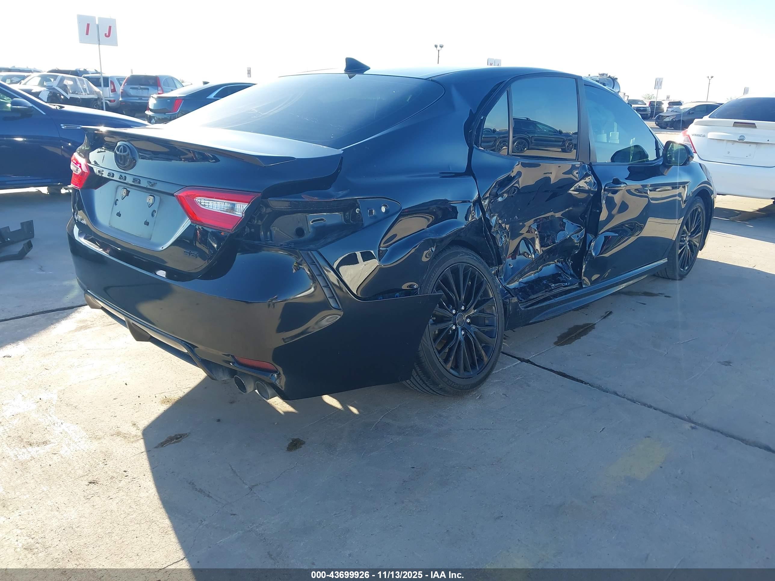TOYOTA CAMRY image 4