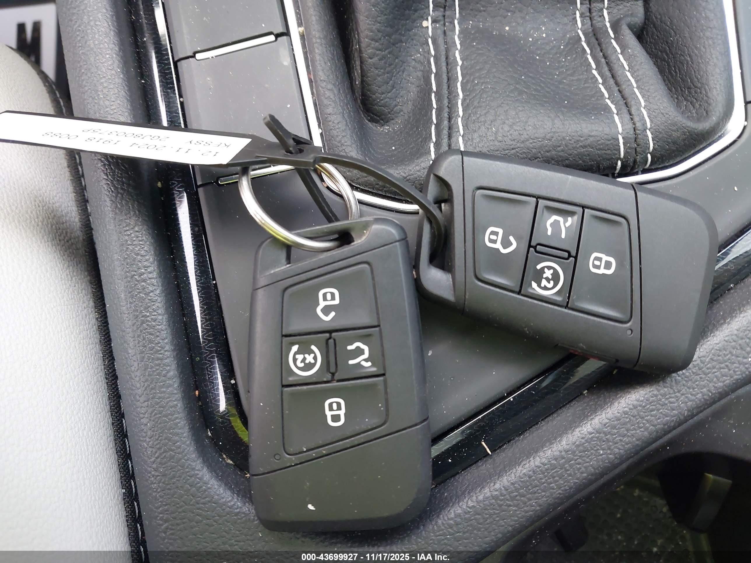 VOLKSWAGEN TAOS image 11