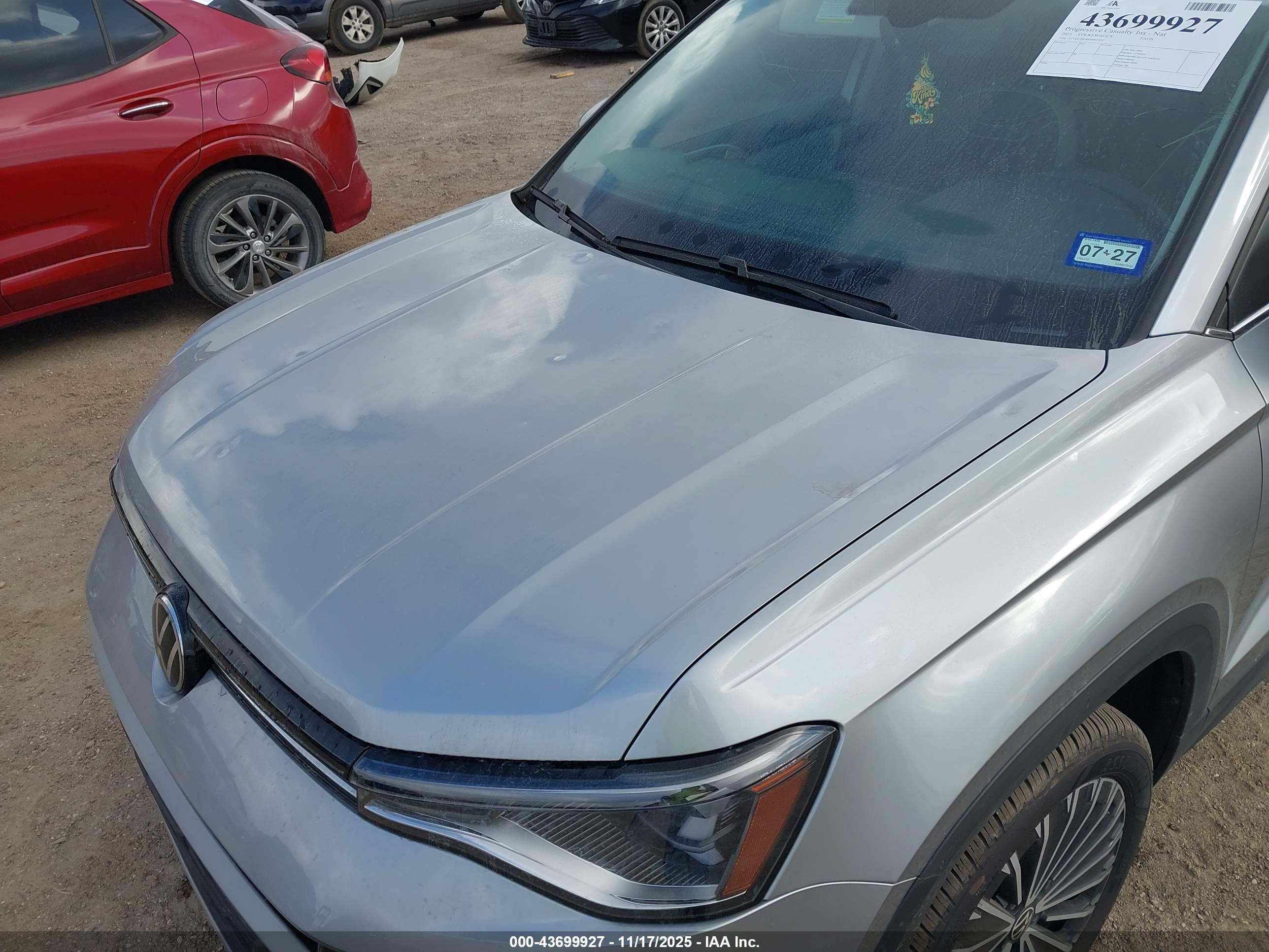 VOLKSWAGEN TAOS image 6