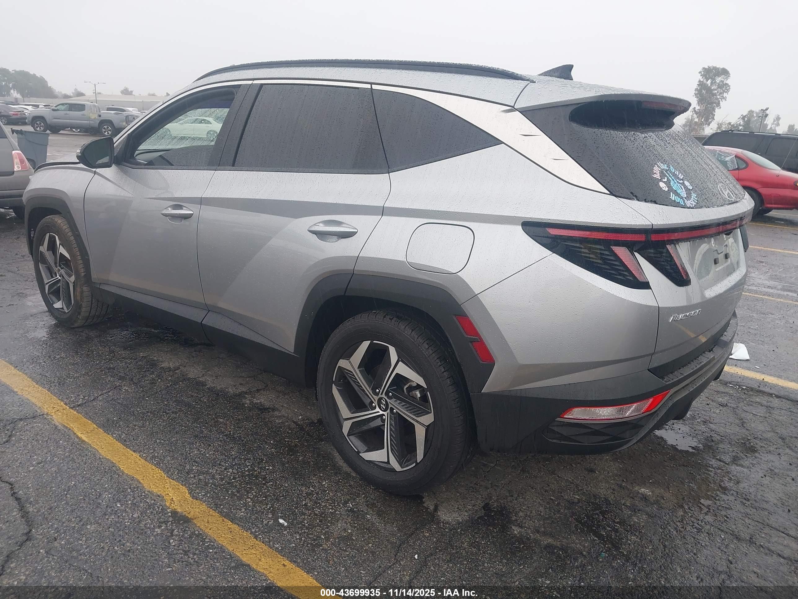 HYUNDAI TUCSON image 3