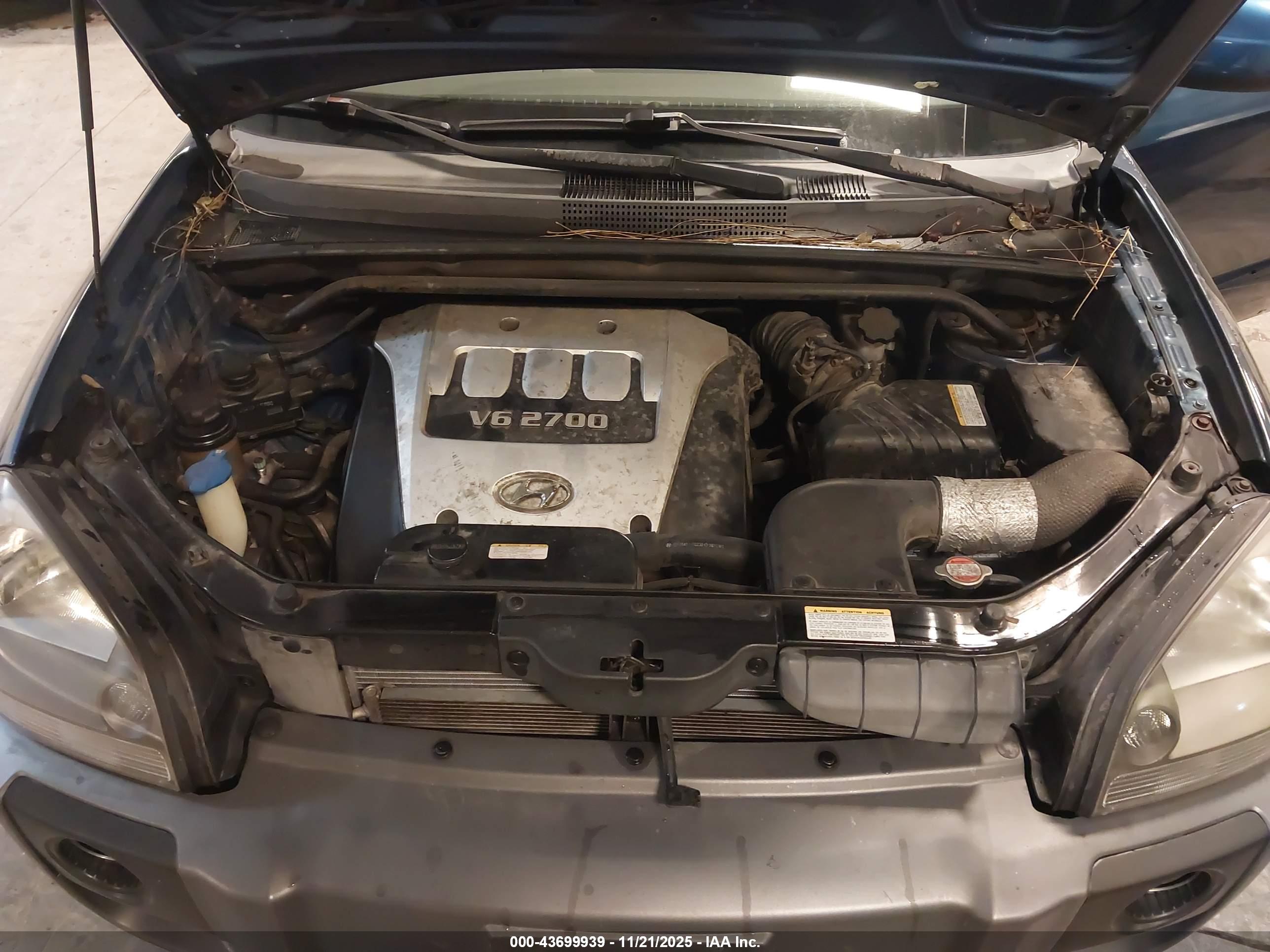 HYUNDAI TUCSON image 10