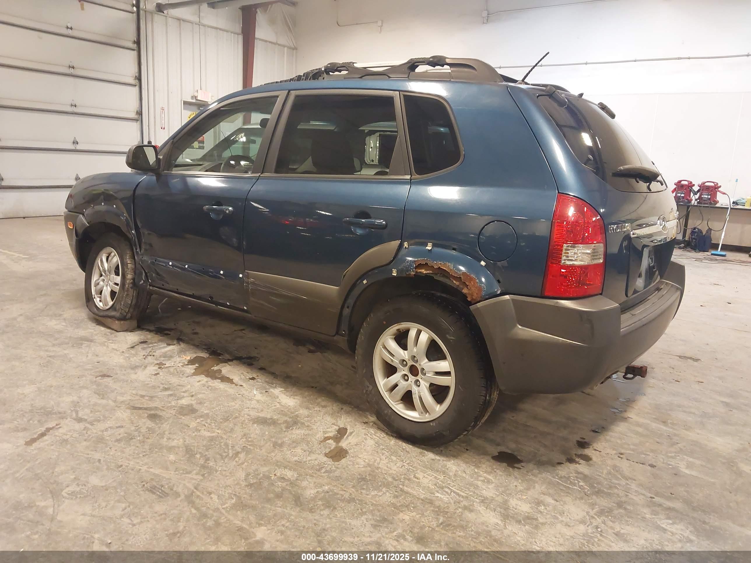 HYUNDAI TUCSON image 3
