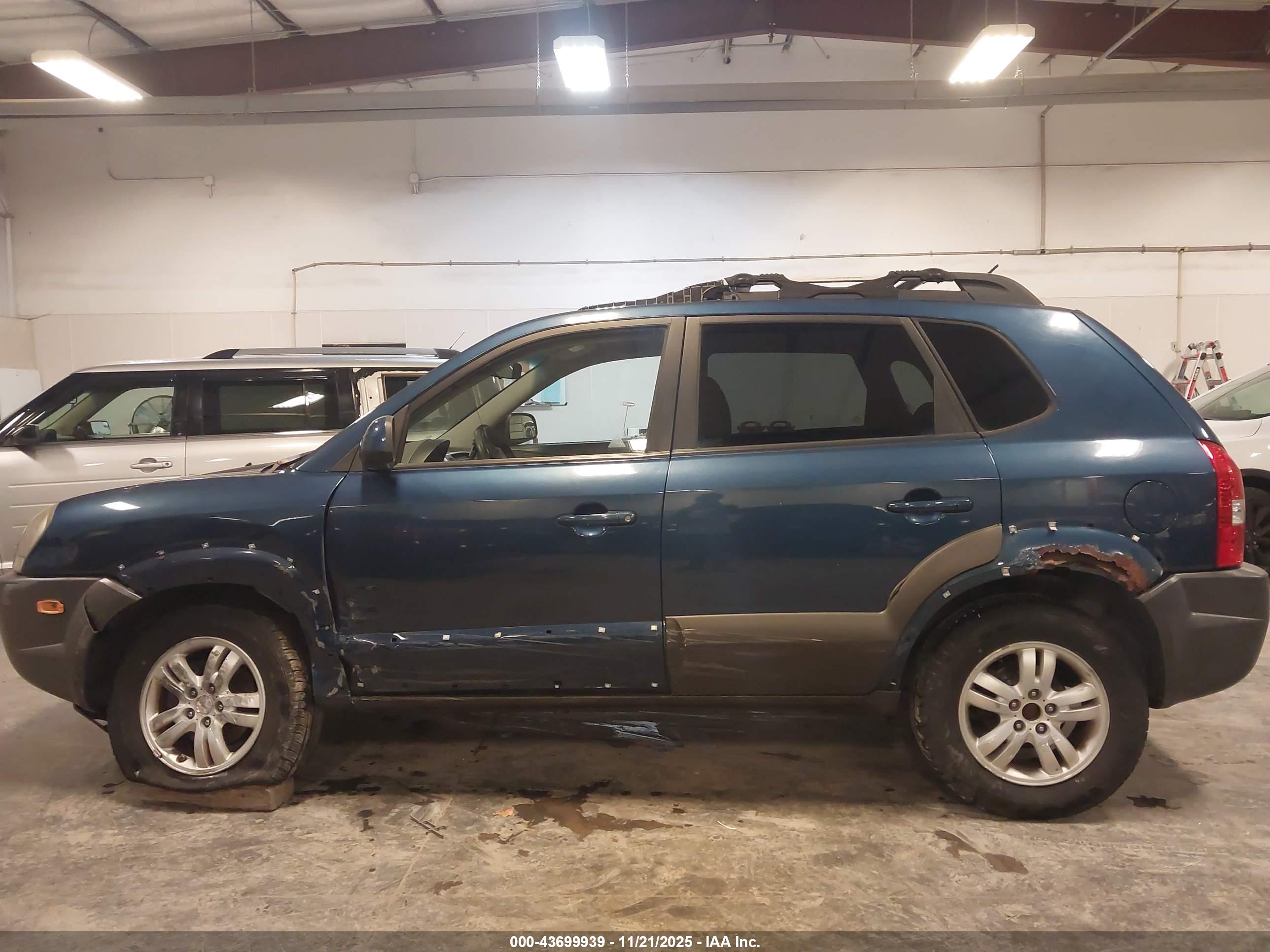 HYUNDAI TUCSON image 6