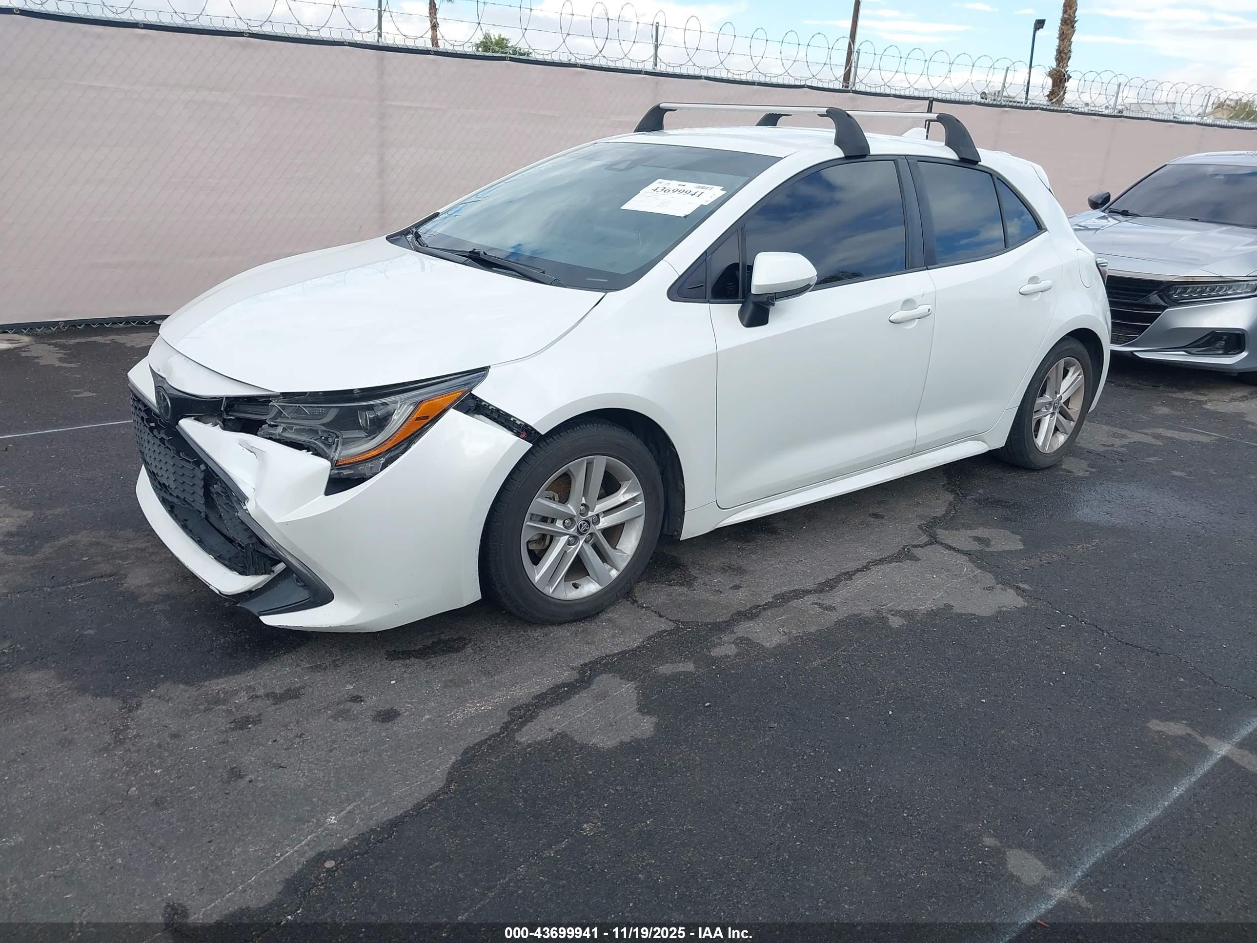 TOYOTA COROLLA image 2