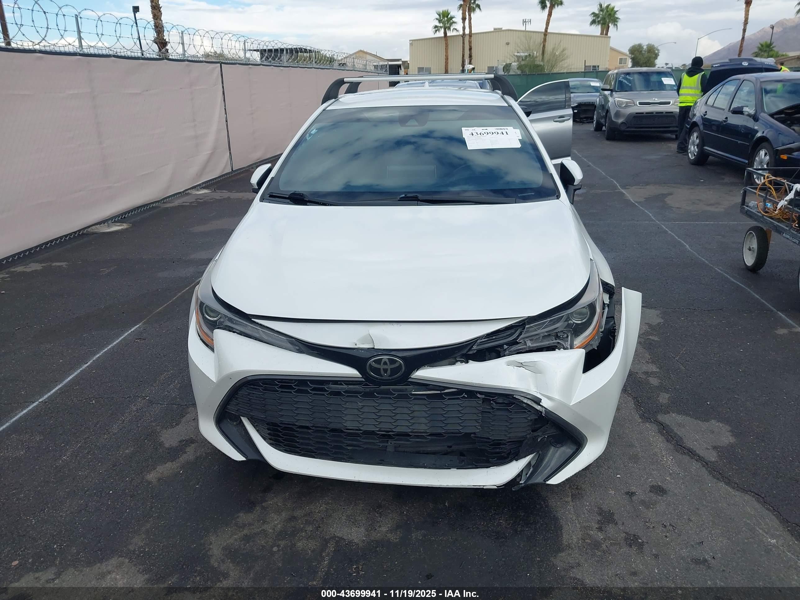 TOYOTA COROLLA image 6