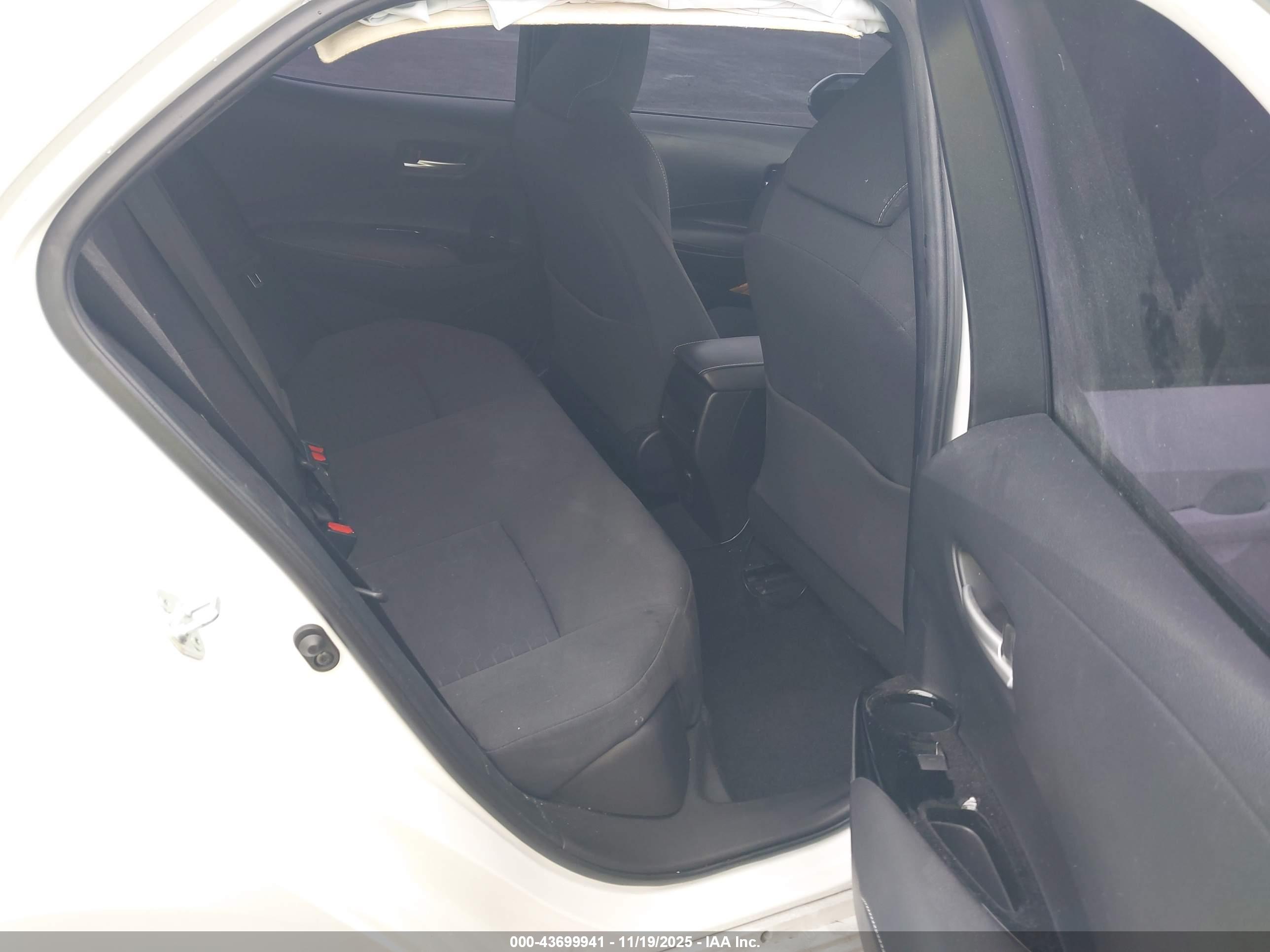 TOYOTA COROLLA image 8