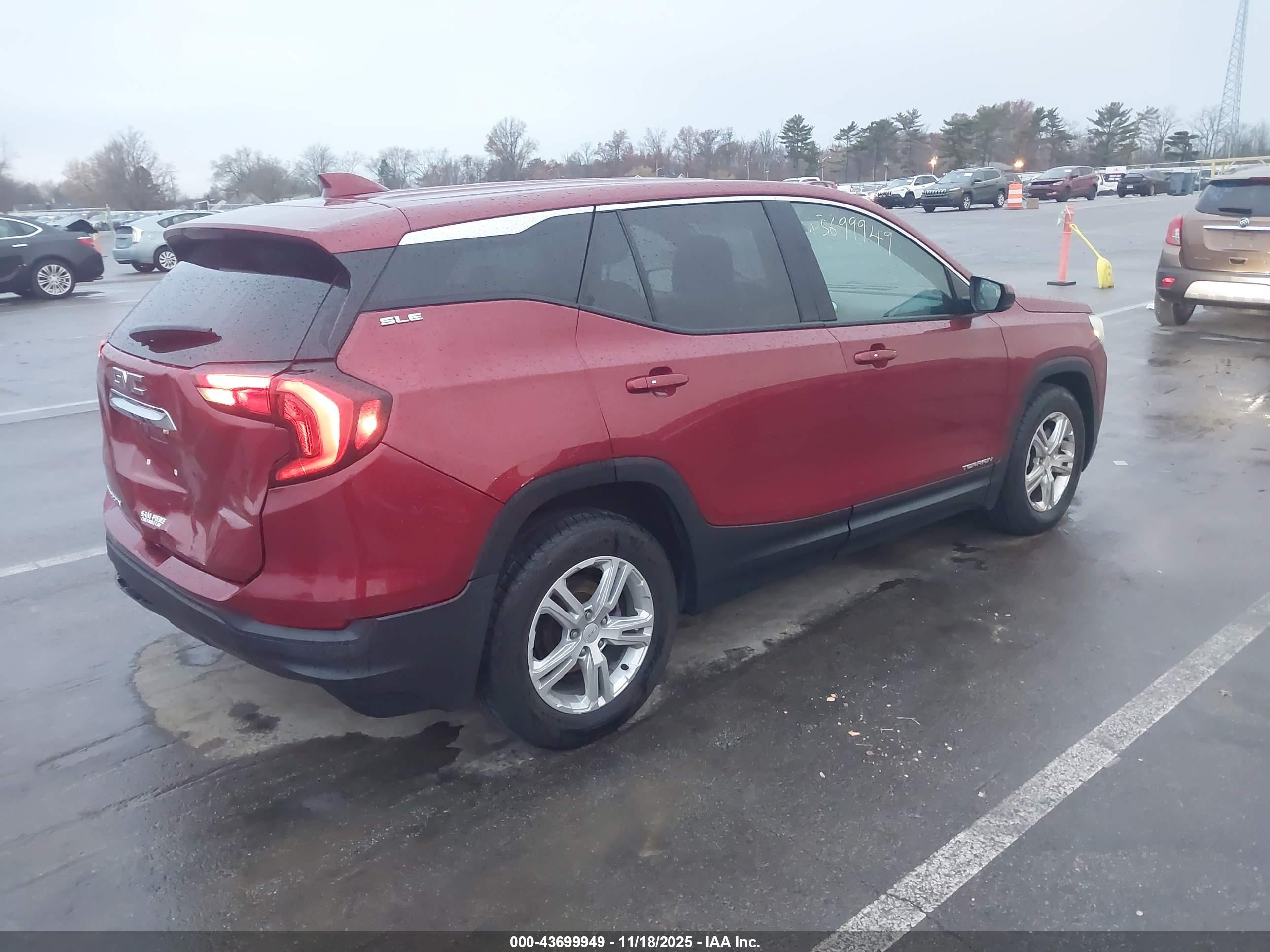 GMC TERRAIN image 4
