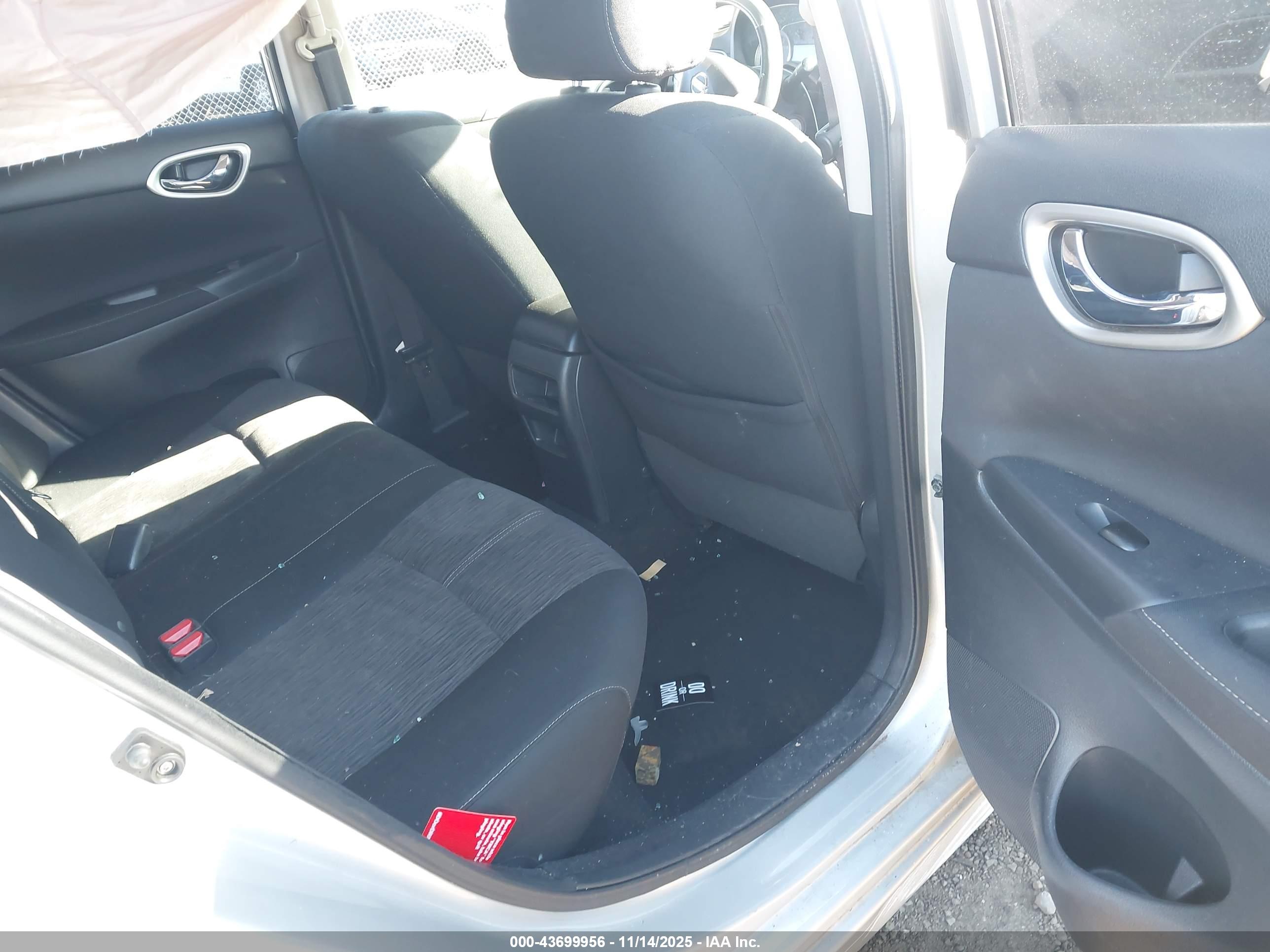 NISSAN SENTRA image 8