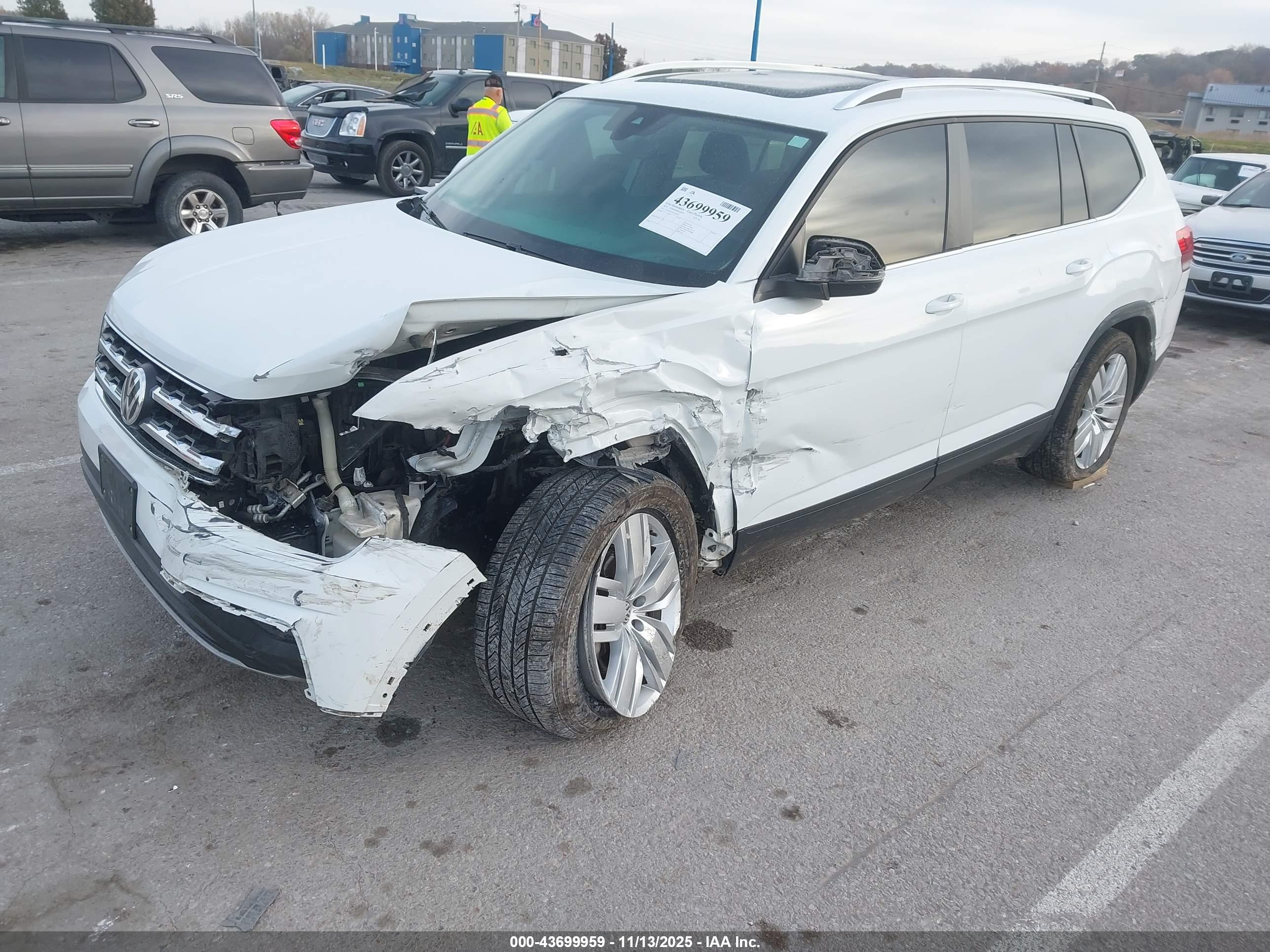 VOLKSWAGEN ATLAS image 2