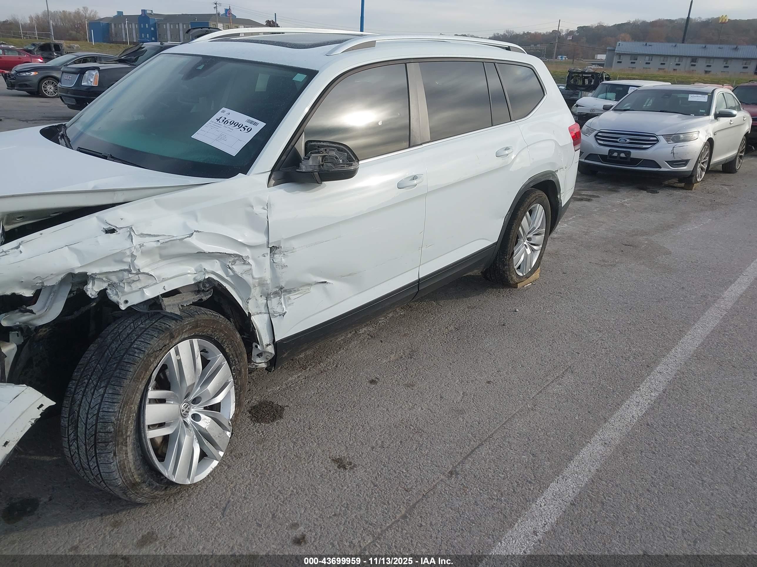 VOLKSWAGEN ATLAS image 6