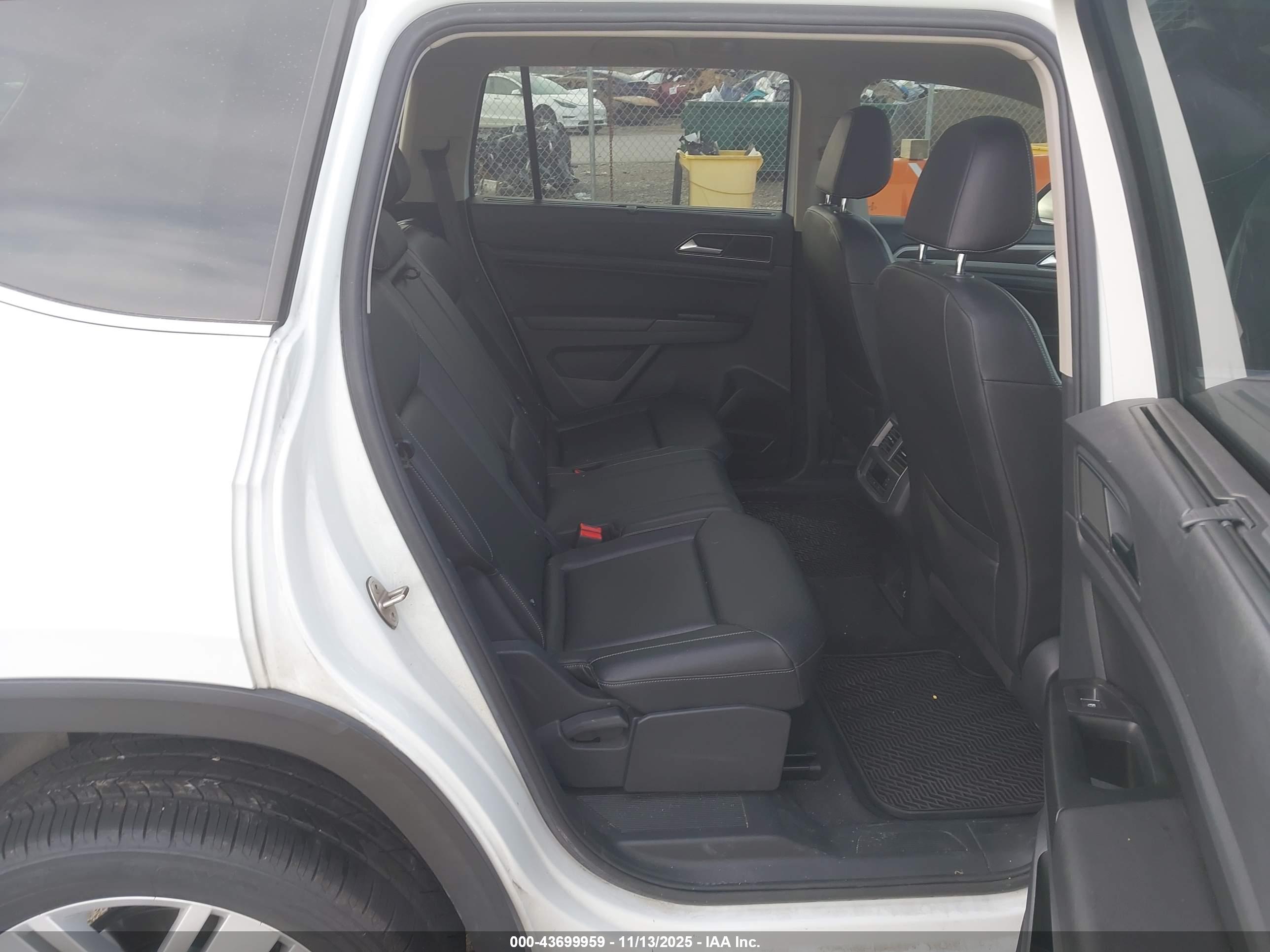VOLKSWAGEN ATLAS image 8