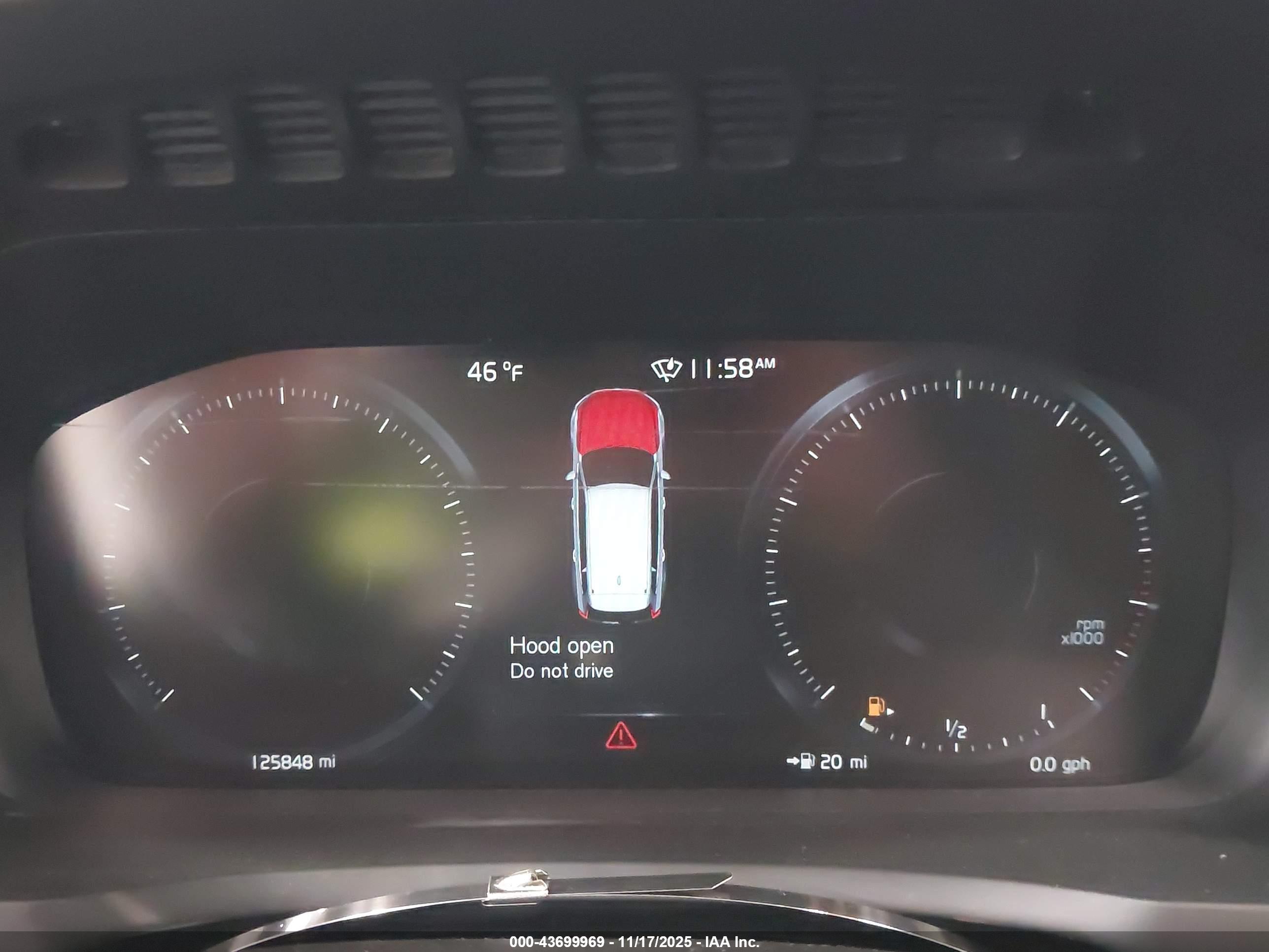 VOLVO XC90 image 7