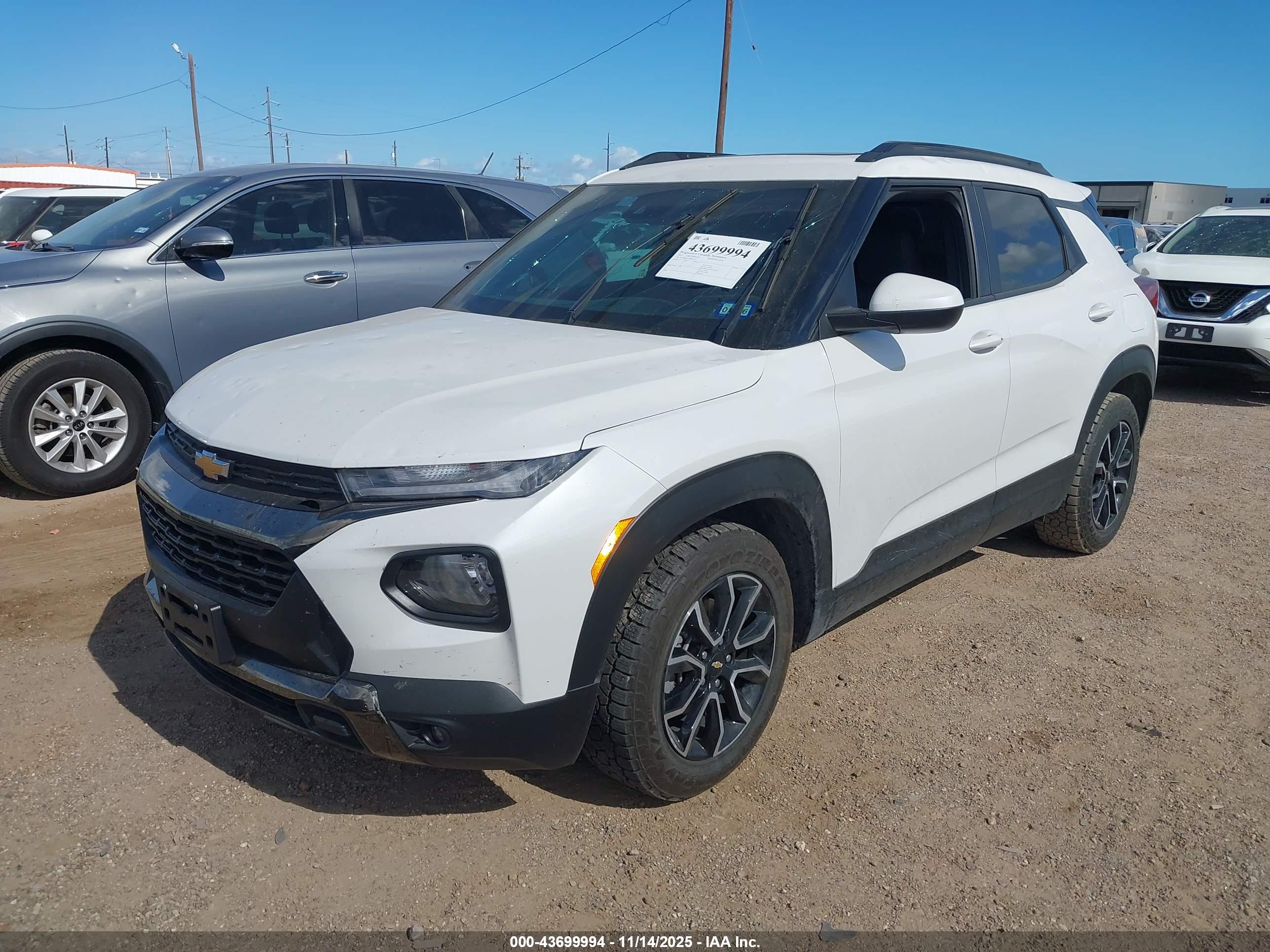 CHEVROLET TRAILBLAZER image 2