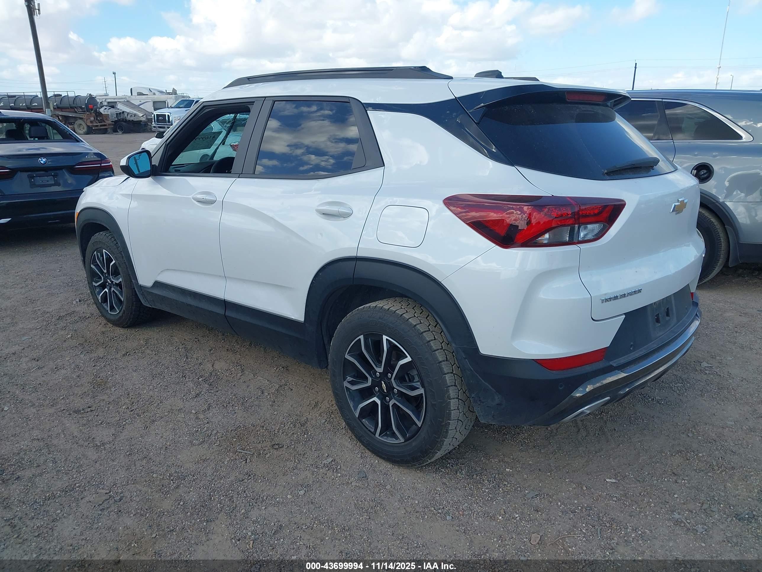 CHEVROLET TRAILBLAZER image 3