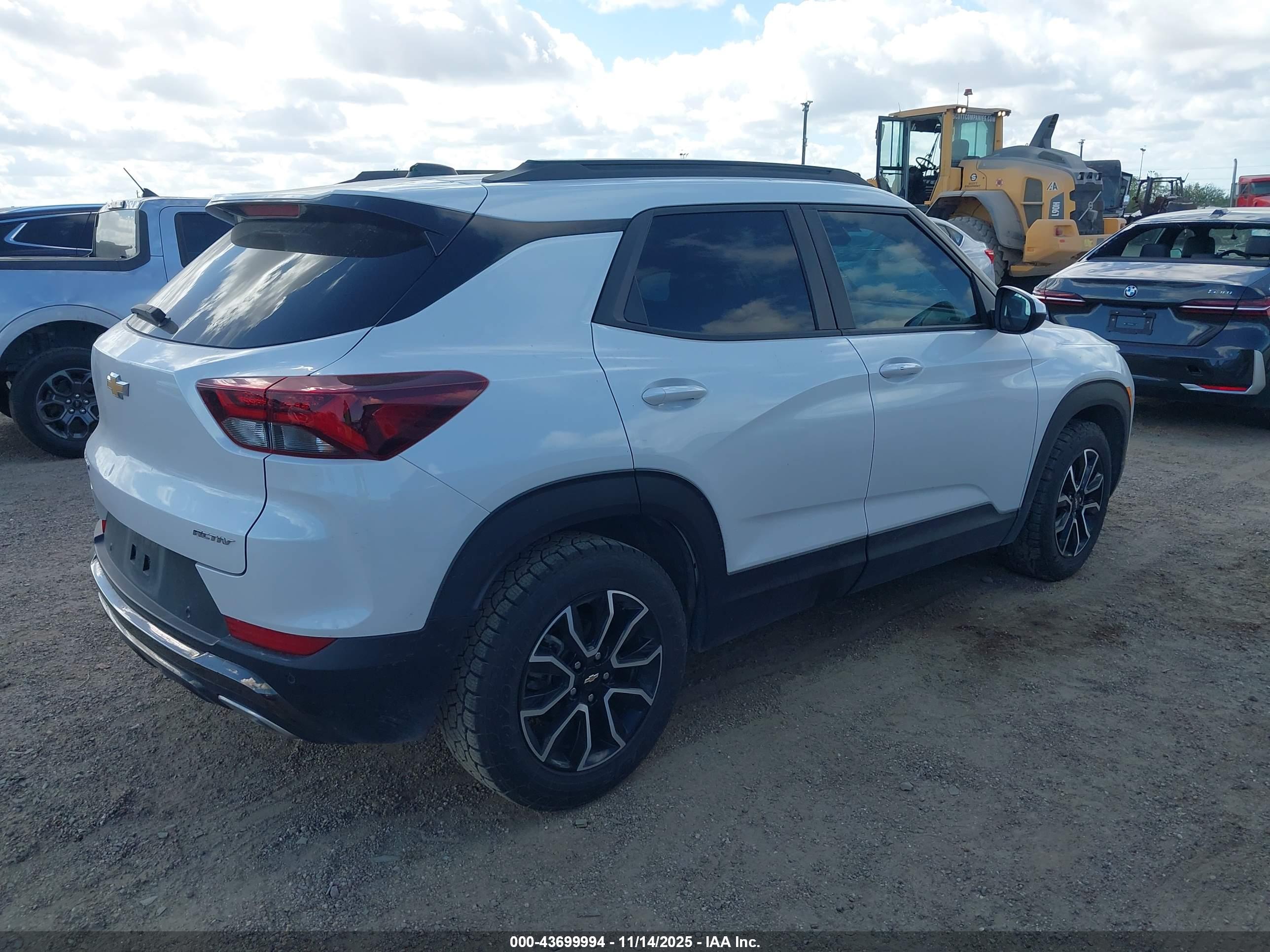 CHEVROLET TRAILBLAZER image 4
