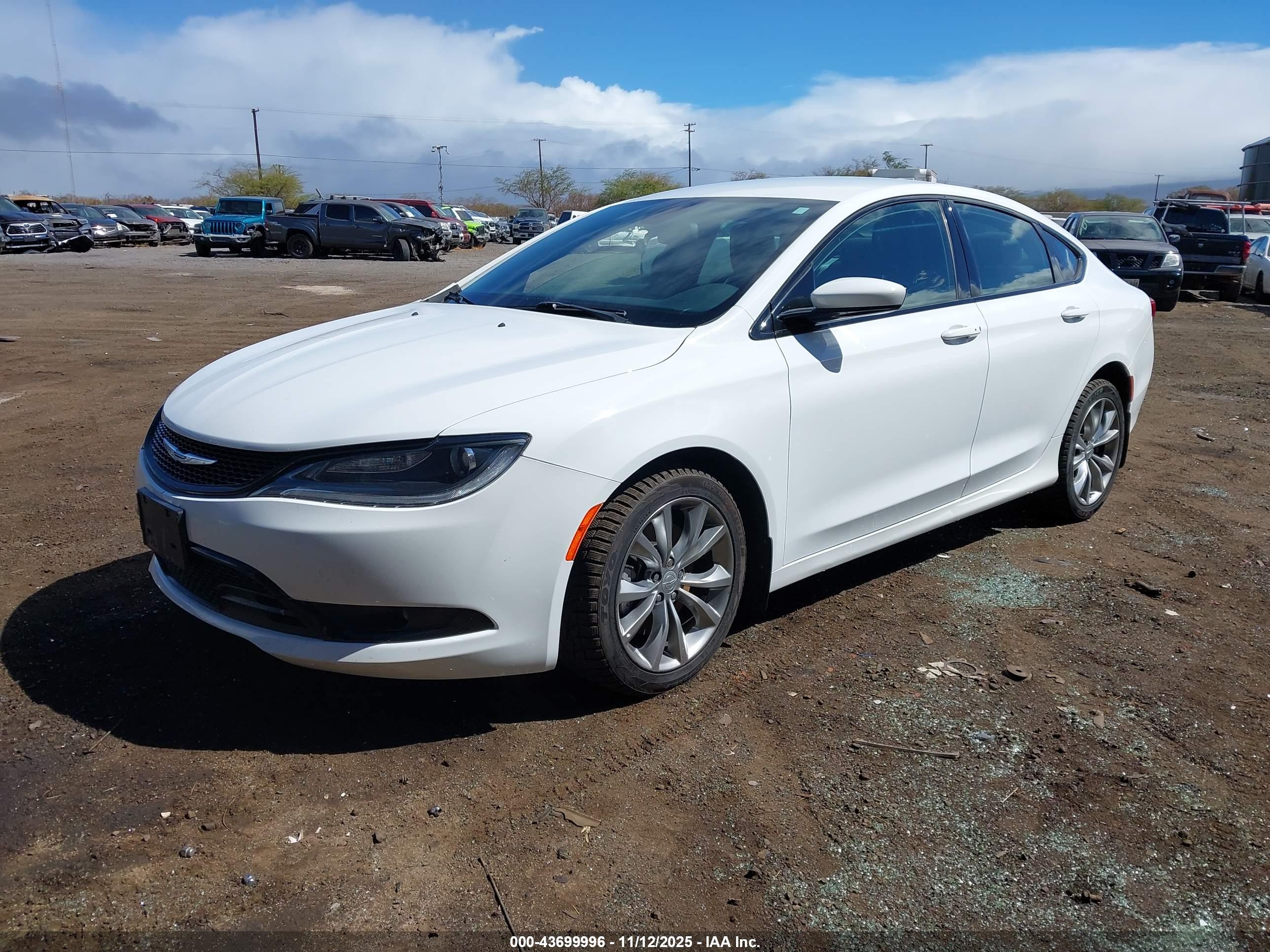 CHRYSLER 200 image 2