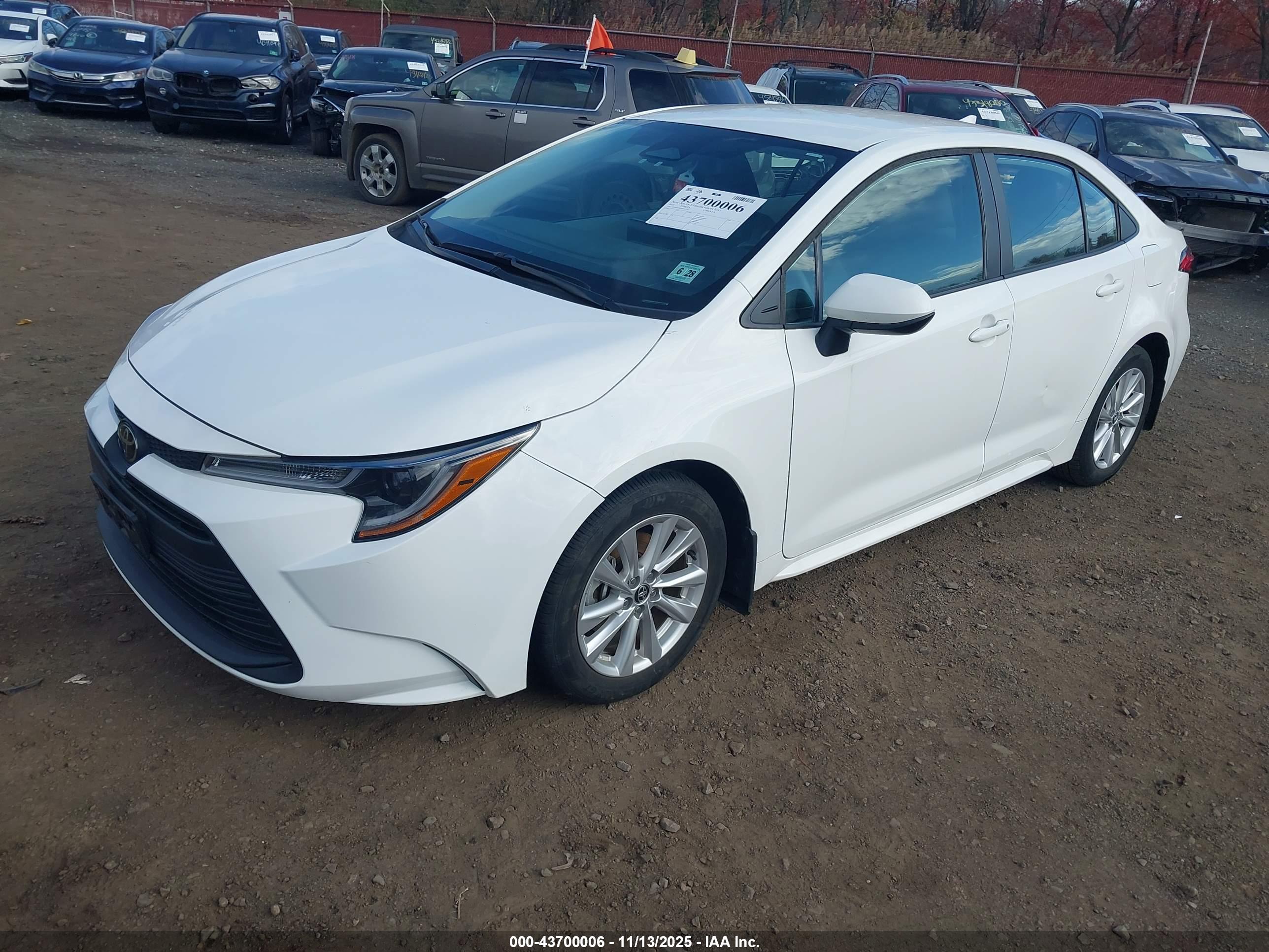 TOYOTA COROLLA image 2