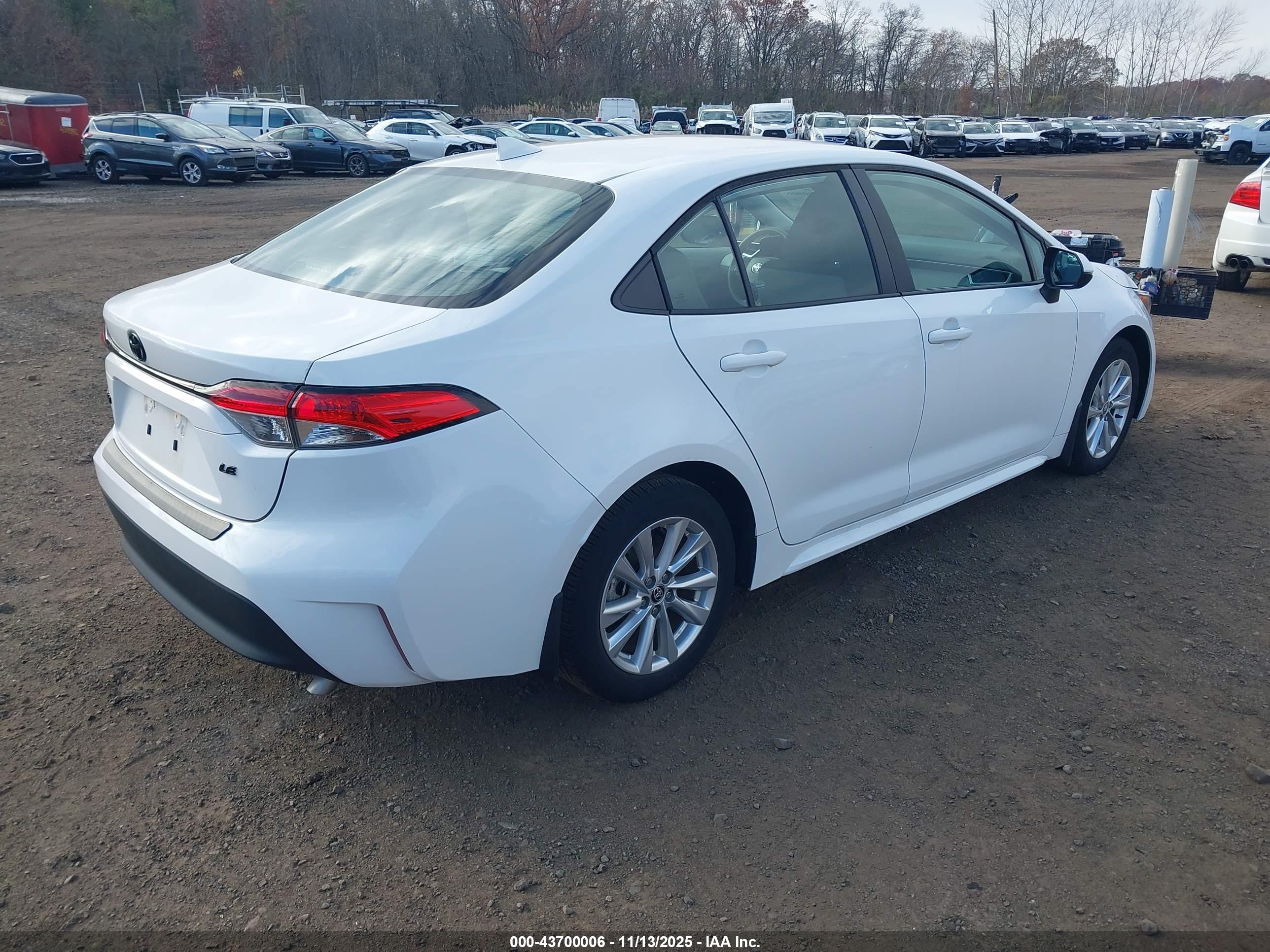 TOYOTA COROLLA image 4