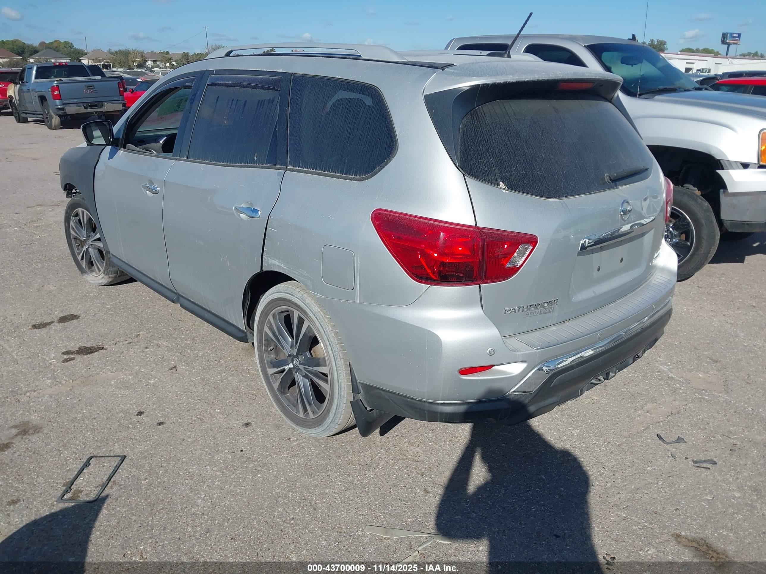 NISSAN PATHFINDER image 3