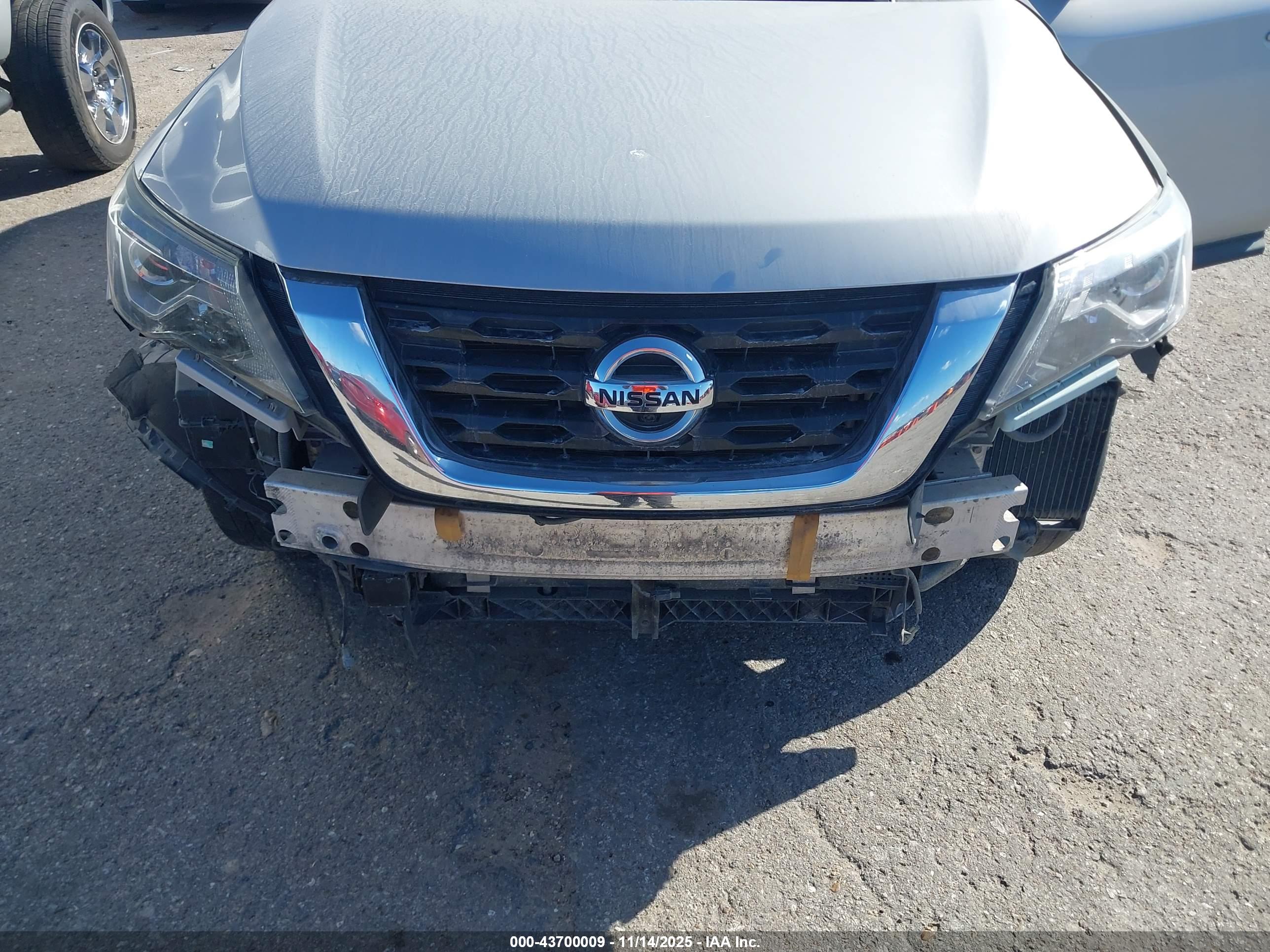 NISSAN PATHFINDER image 6