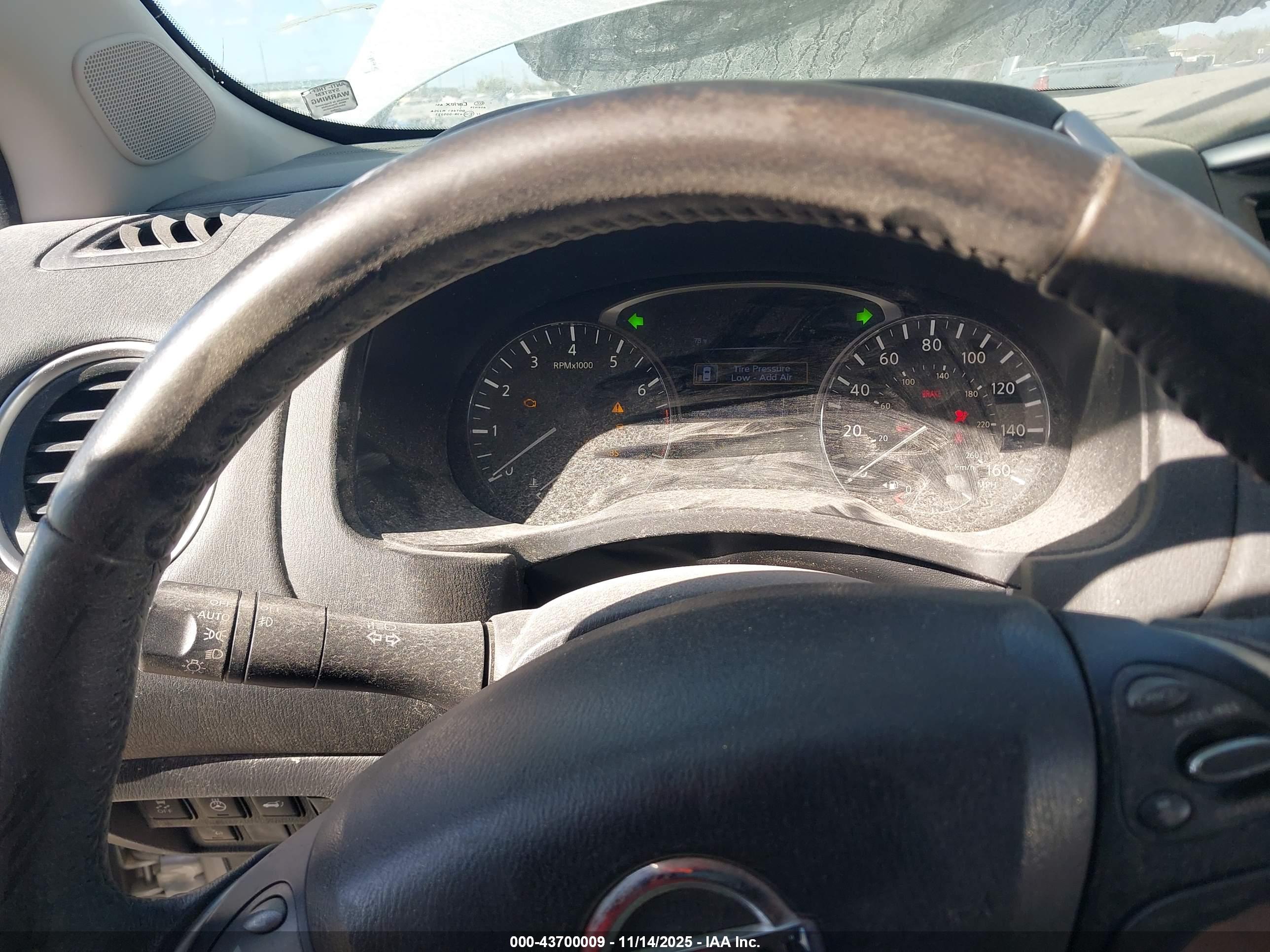 NISSAN PATHFINDER image 7