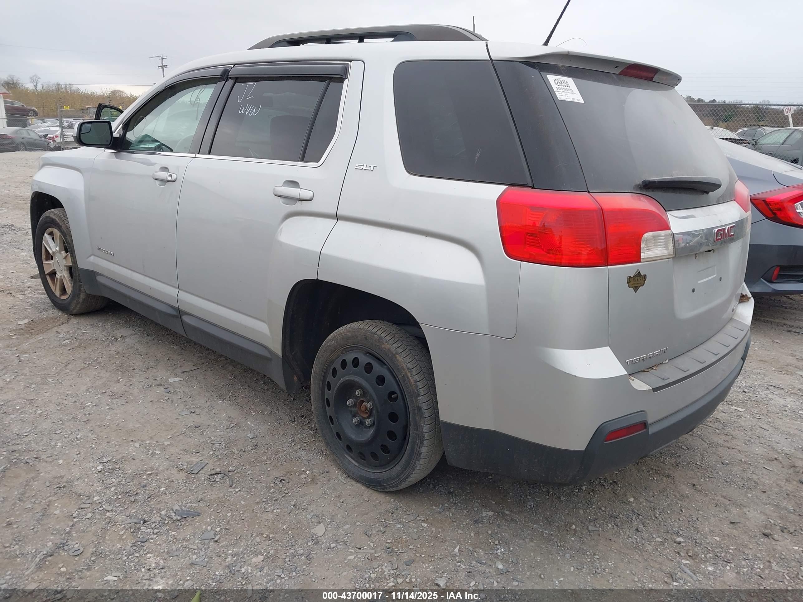 GMC TERRAIN image 3