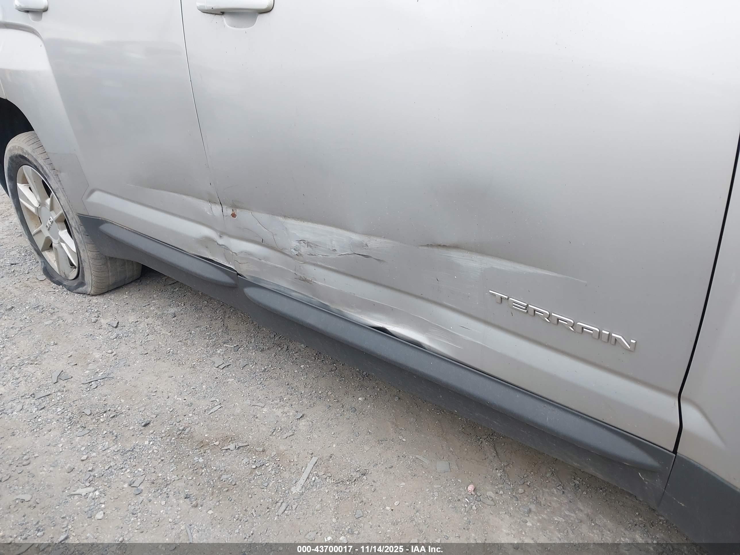 GMC TERRAIN image 6