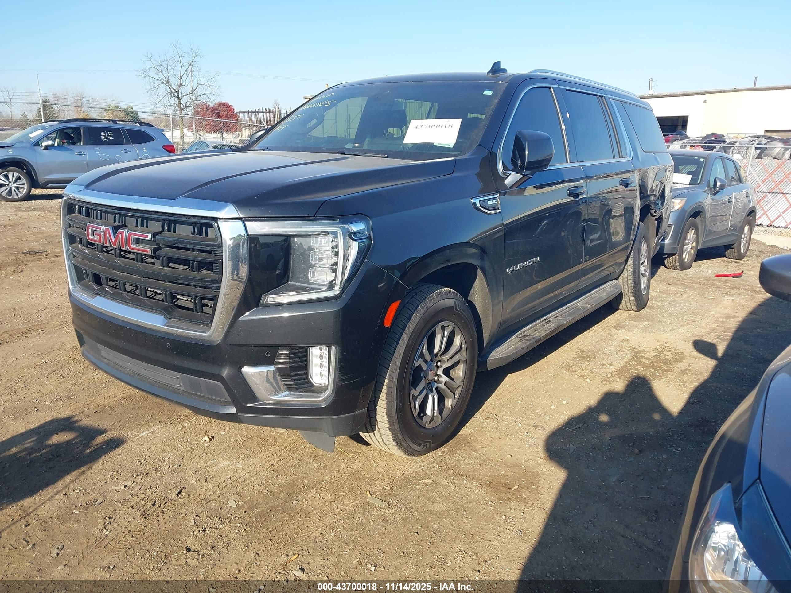 GMC YUKON image 2
