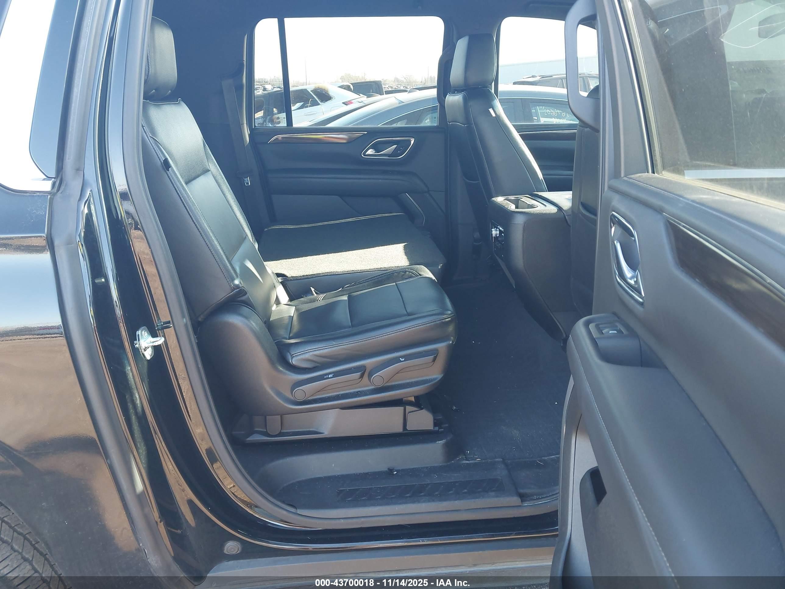GMC YUKON image 8
