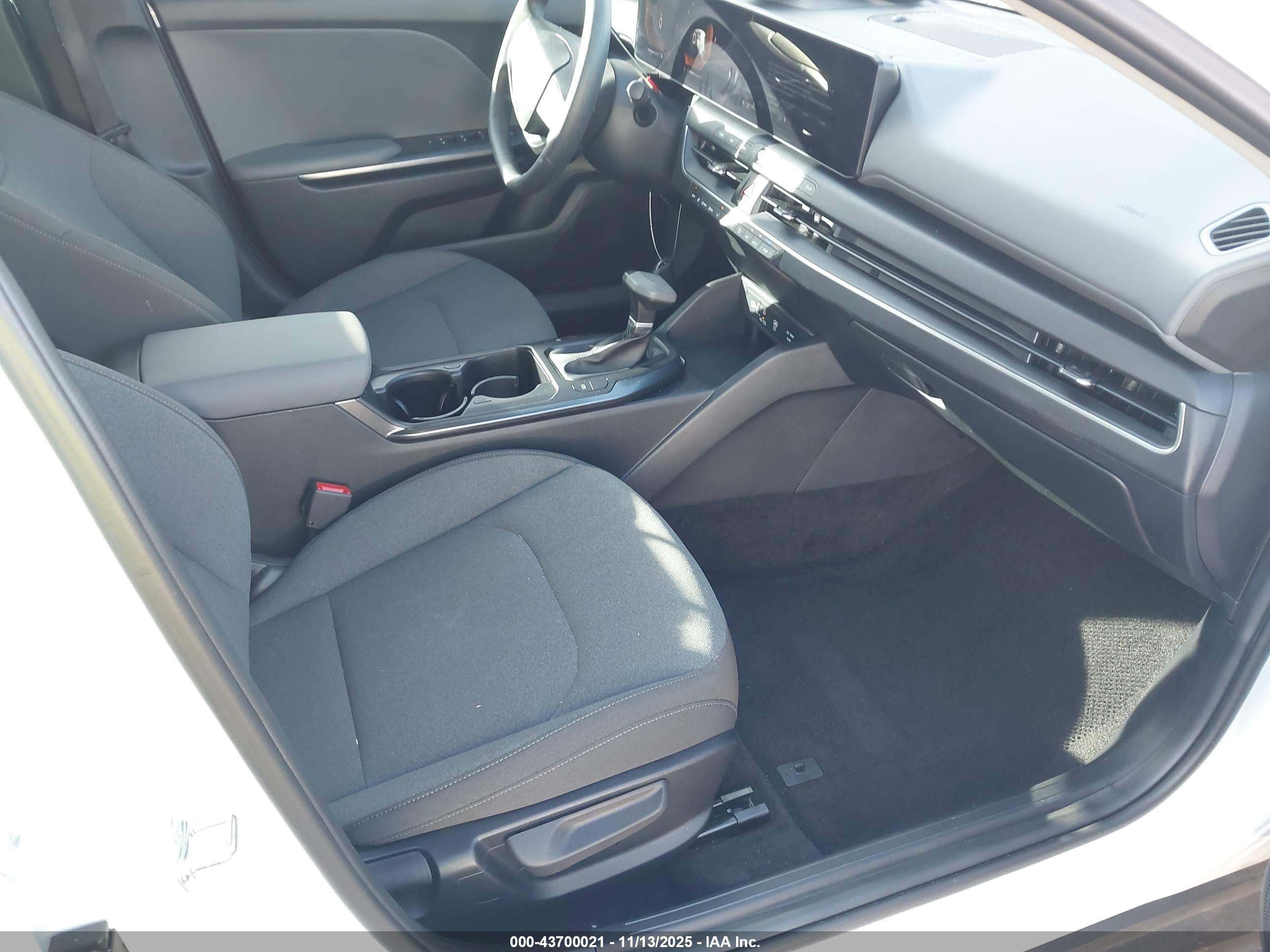 KIA K4 image 5