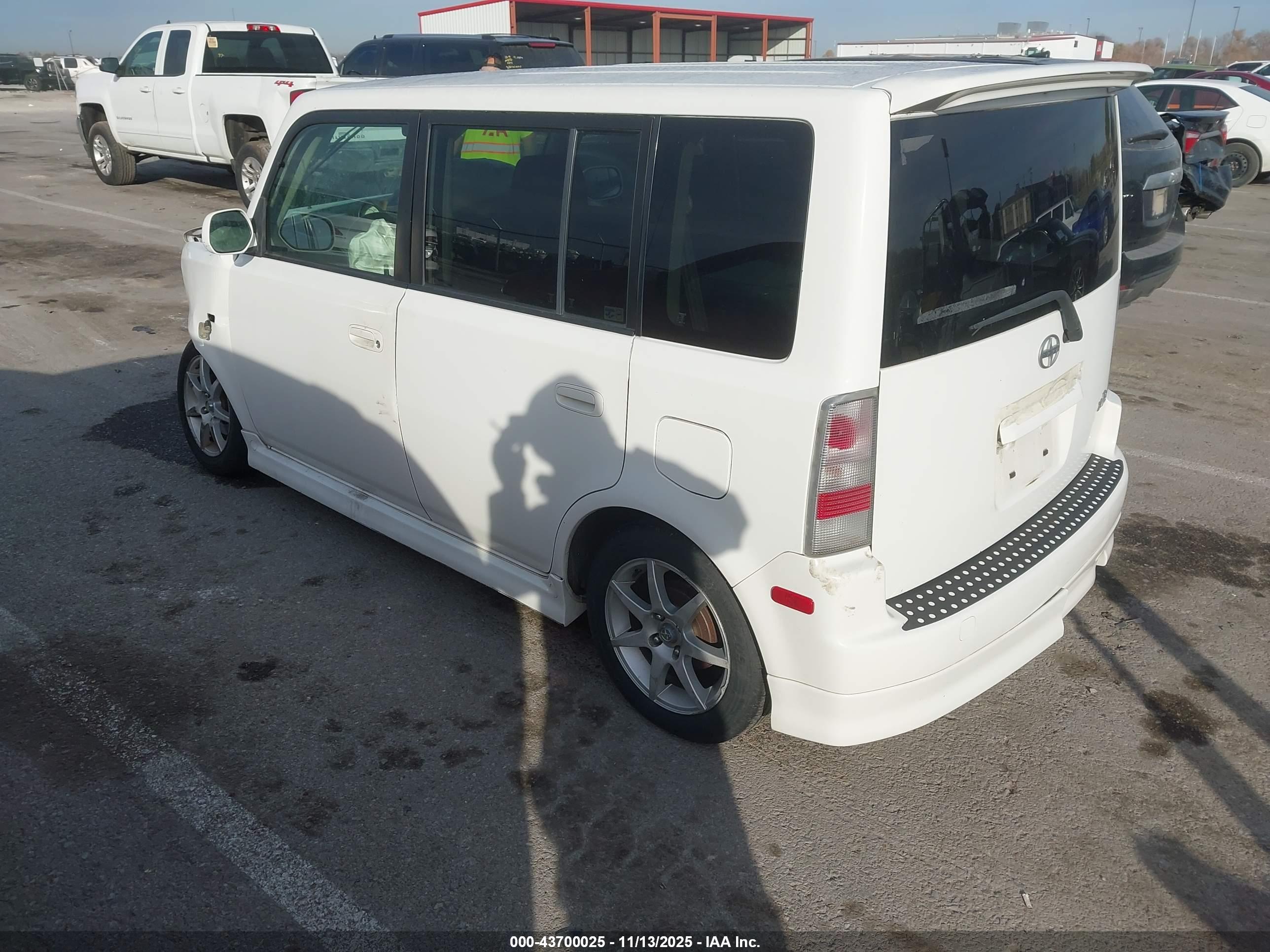 SCION XB image 3