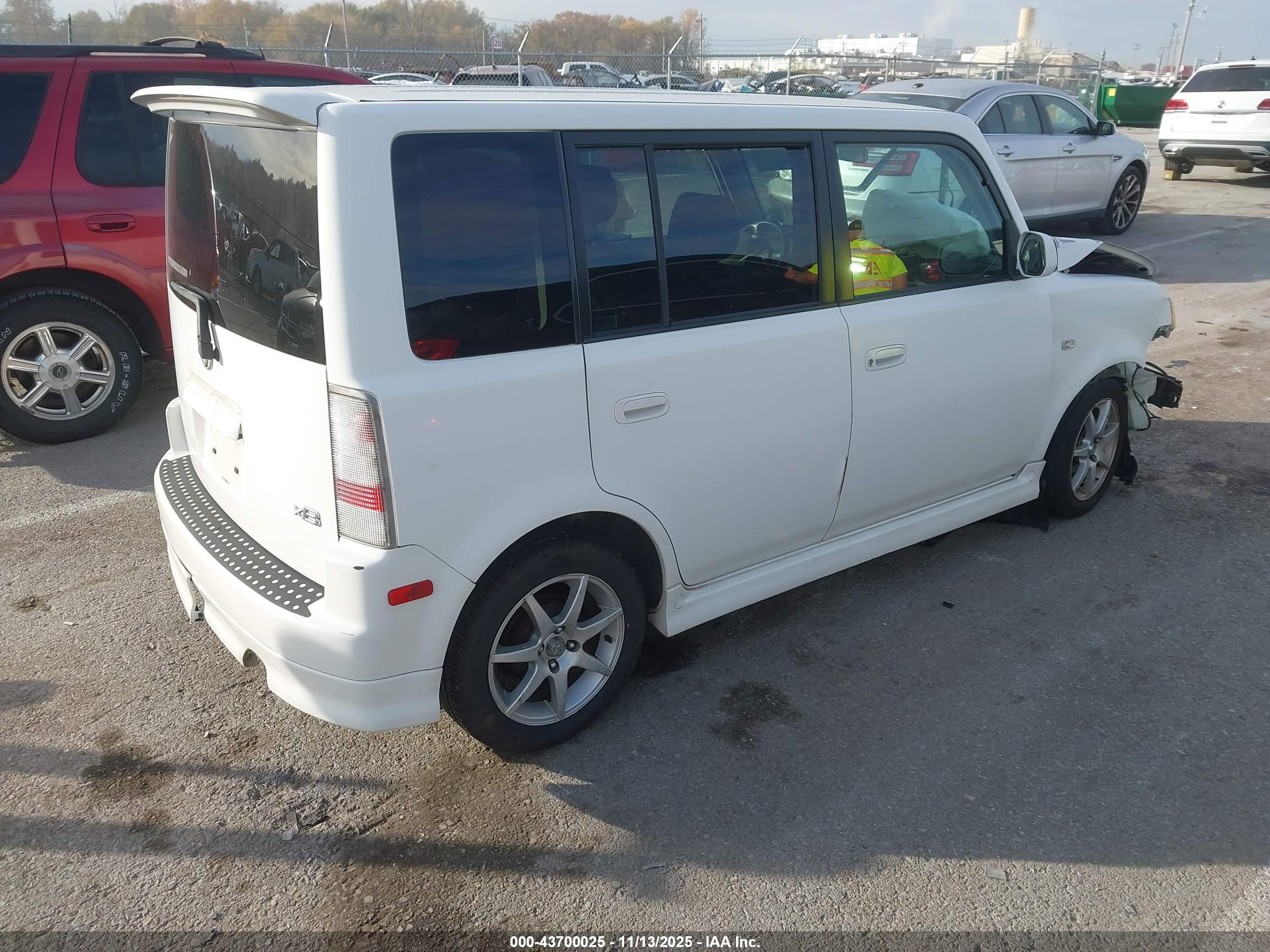 SCION XB image 4