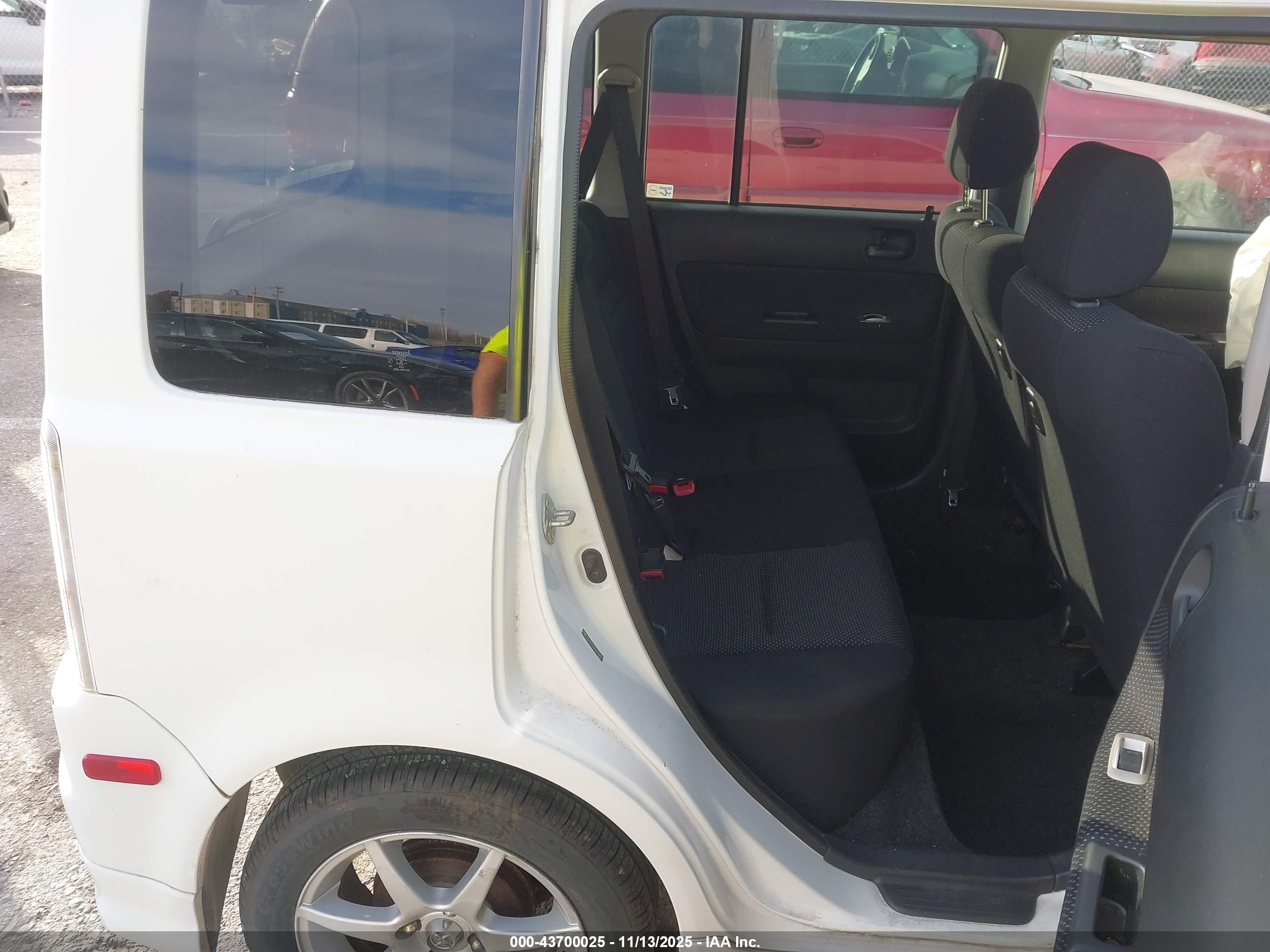 SCION XB image 8