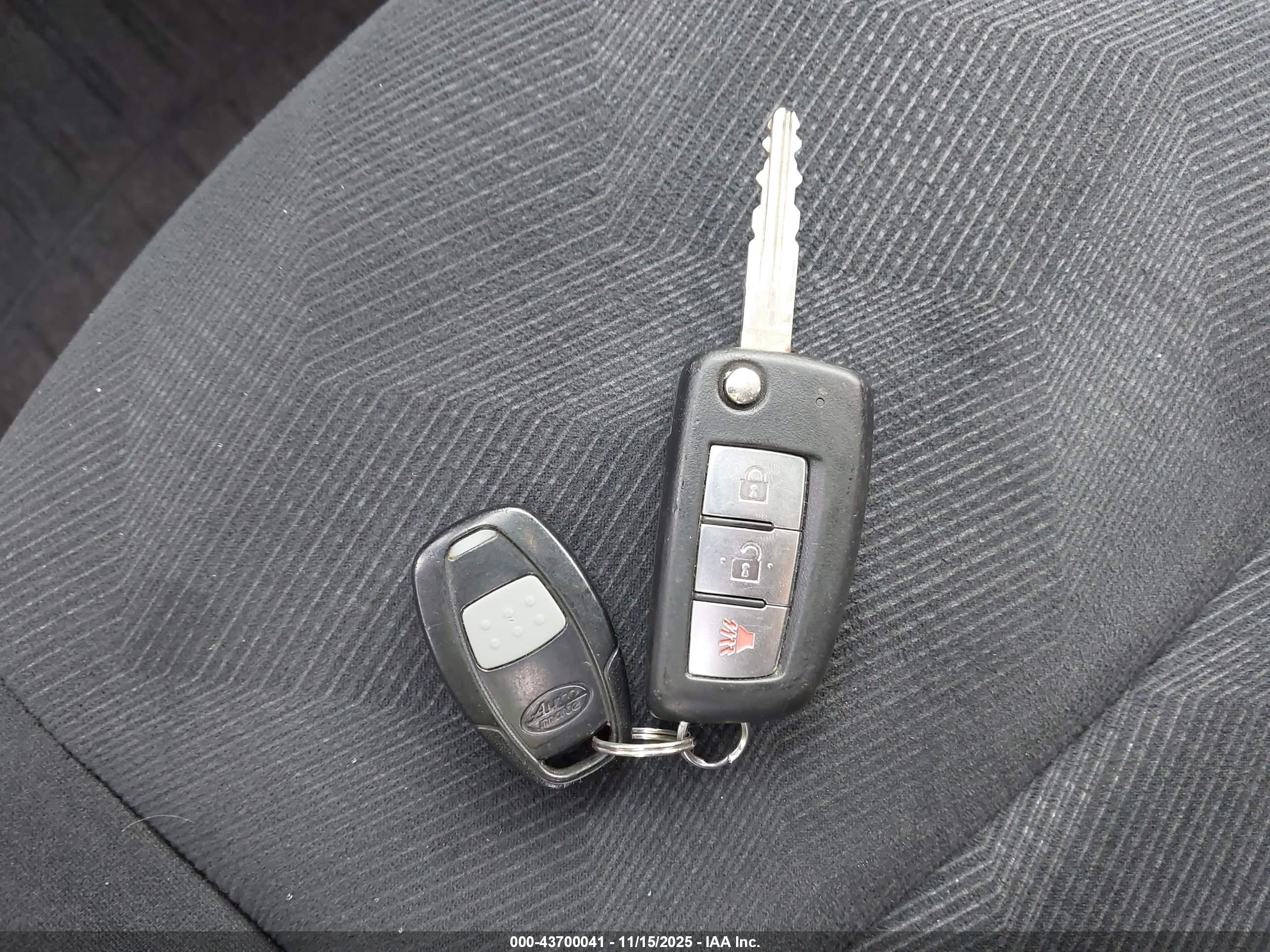 NISSAN ROGUE image 11