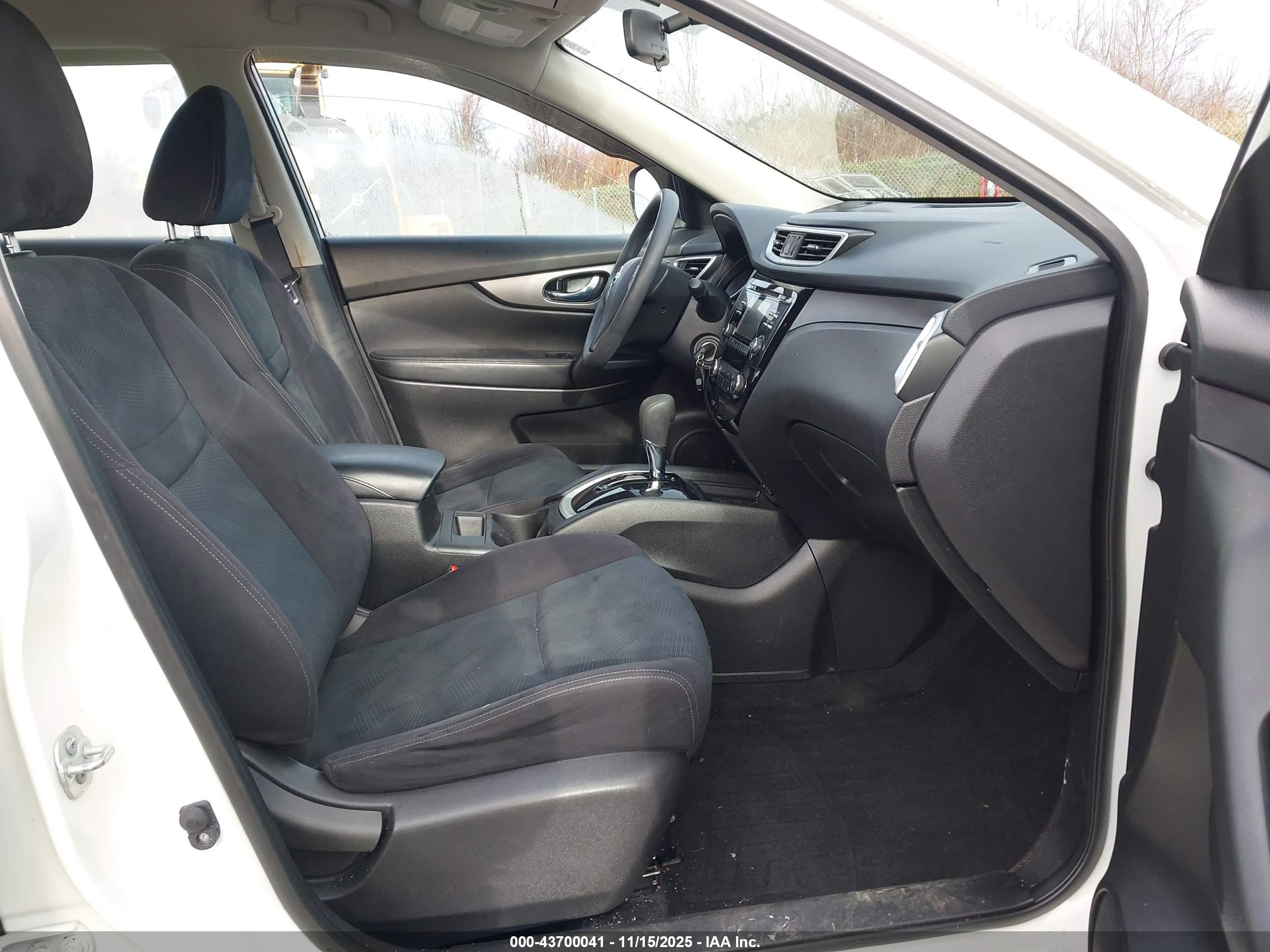 NISSAN ROGUE image 5