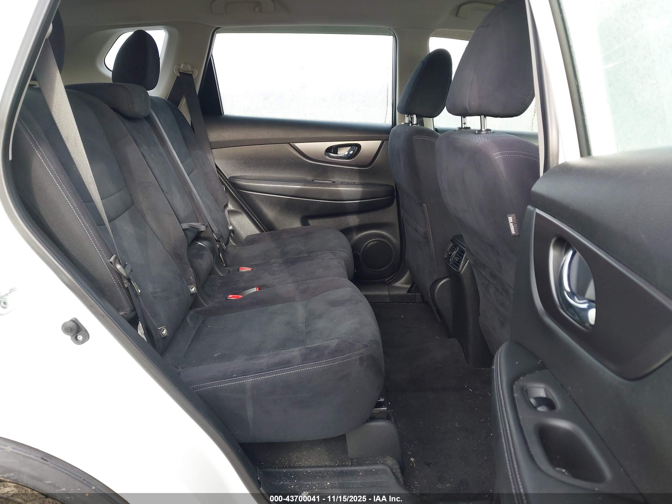NISSAN ROGUE image 8