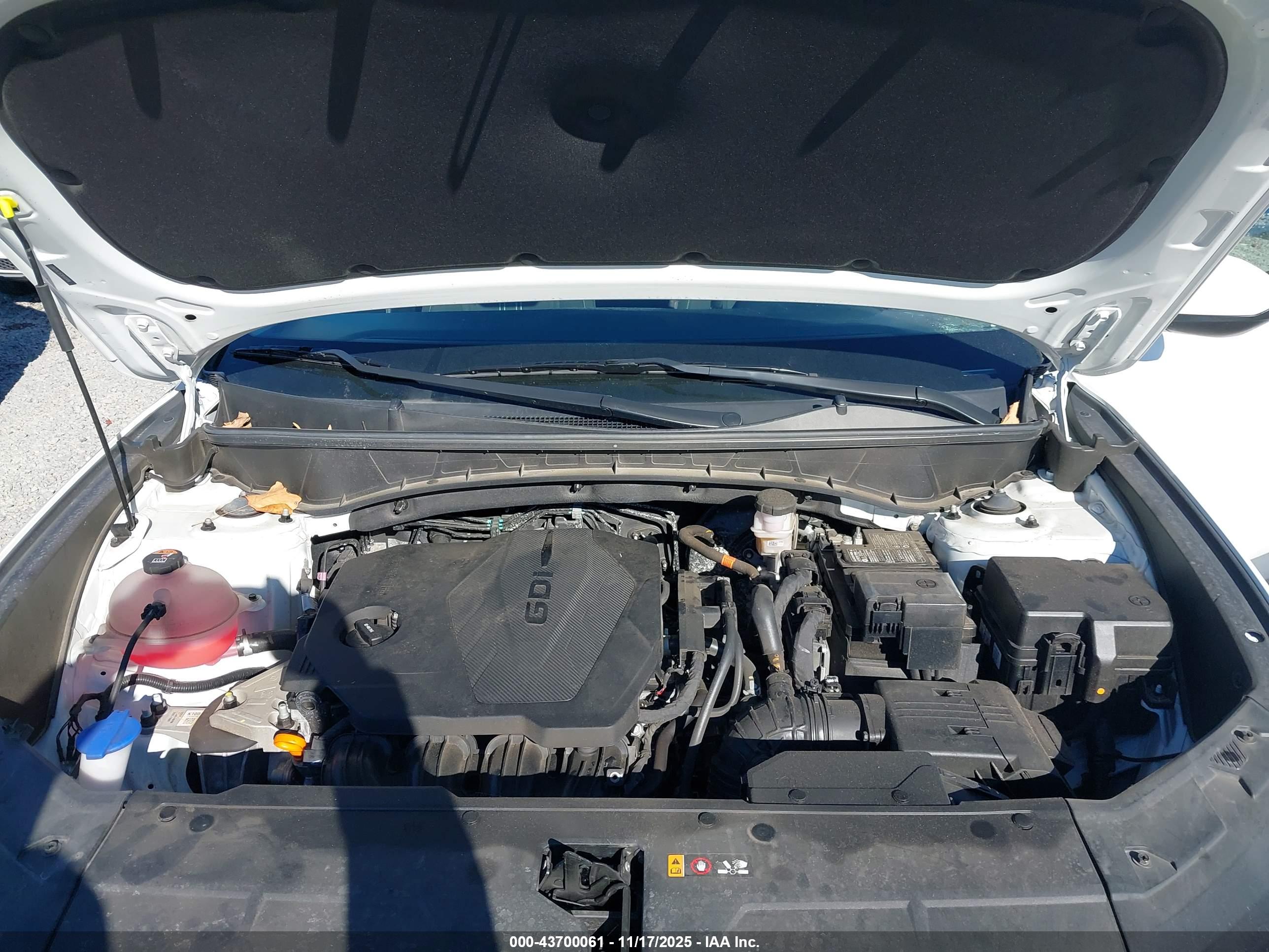 HYUNDAI TUCSON image 10